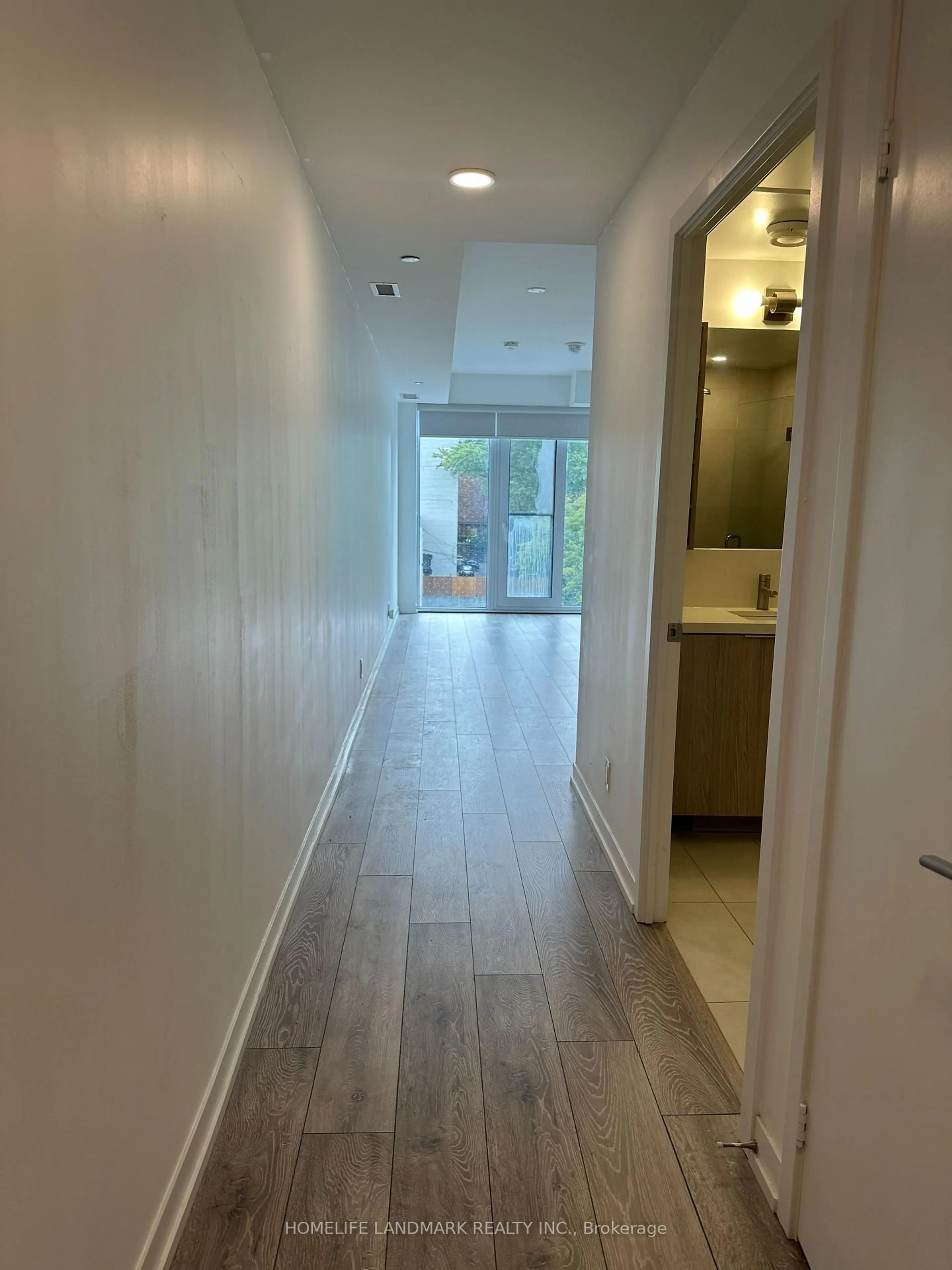 Unknown for 2020 Bathurst St #535, Toronto Ontario M5P 0A6