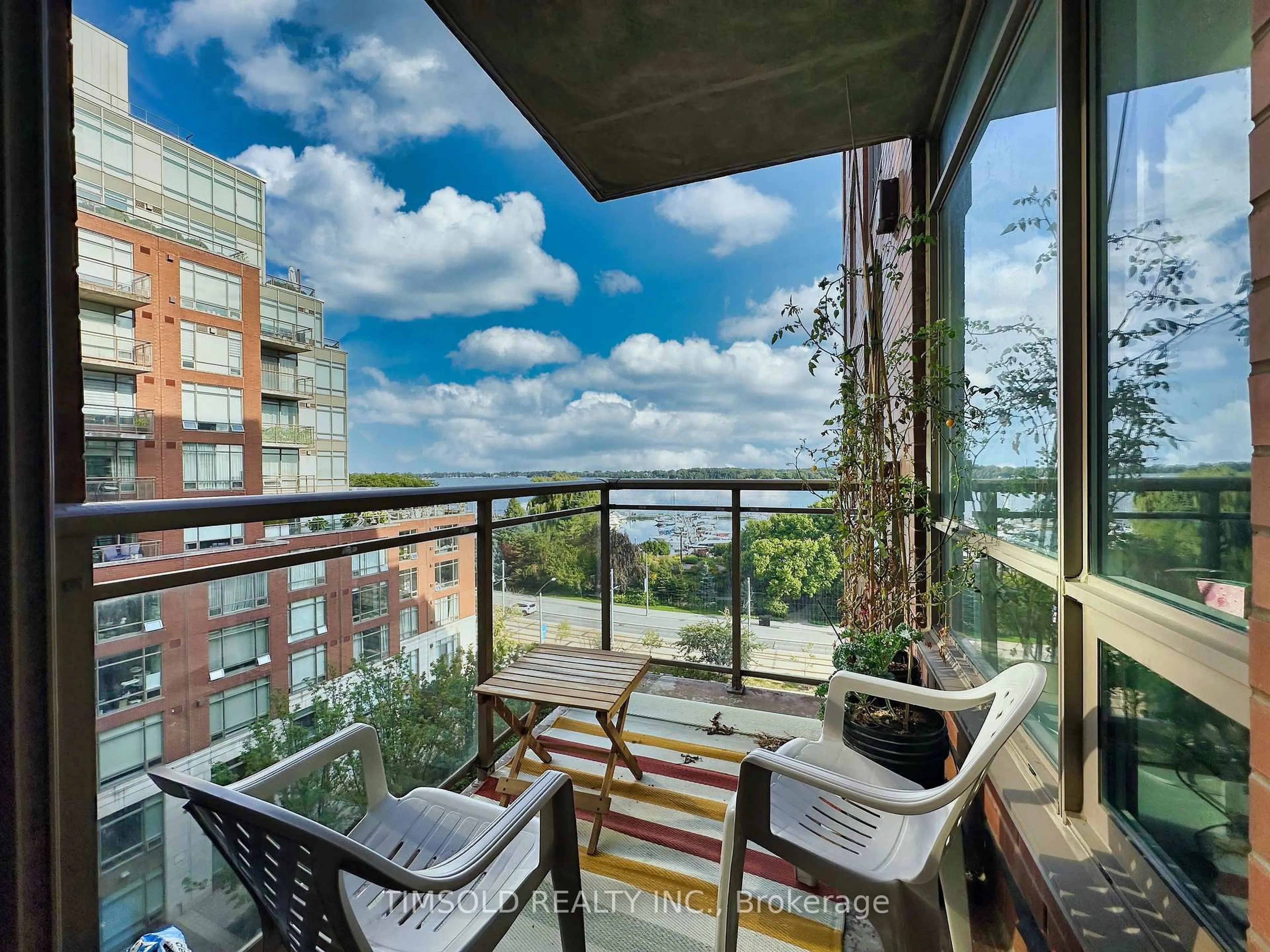 Balcony in the apartment, city buildings view from balcony for 500 Queens Quay #708W, Toronto Ontario M5V 3K8