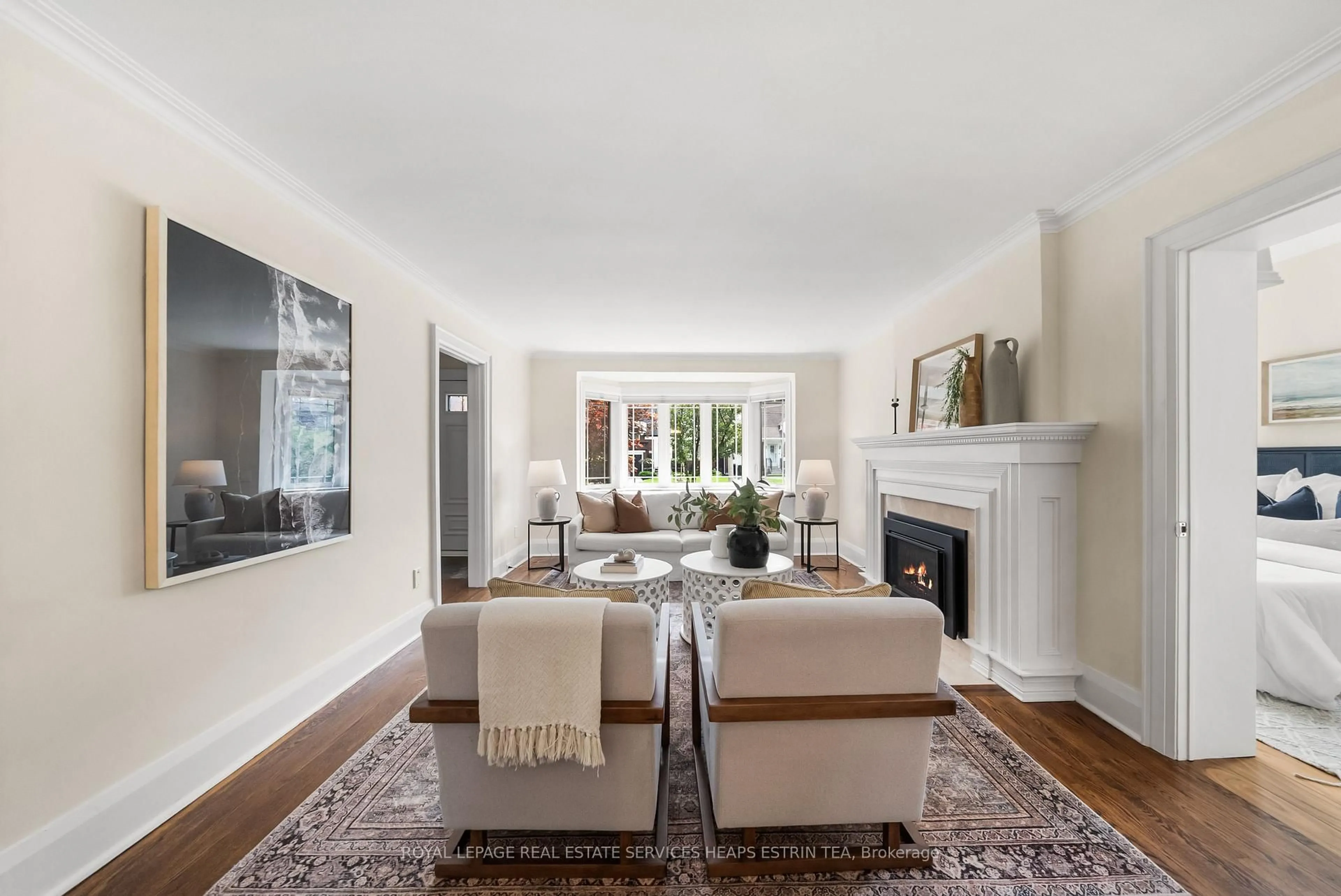 Living room with furniture, unknown for 112 Southvale Dr, Toronto Ontario M4G 1G7