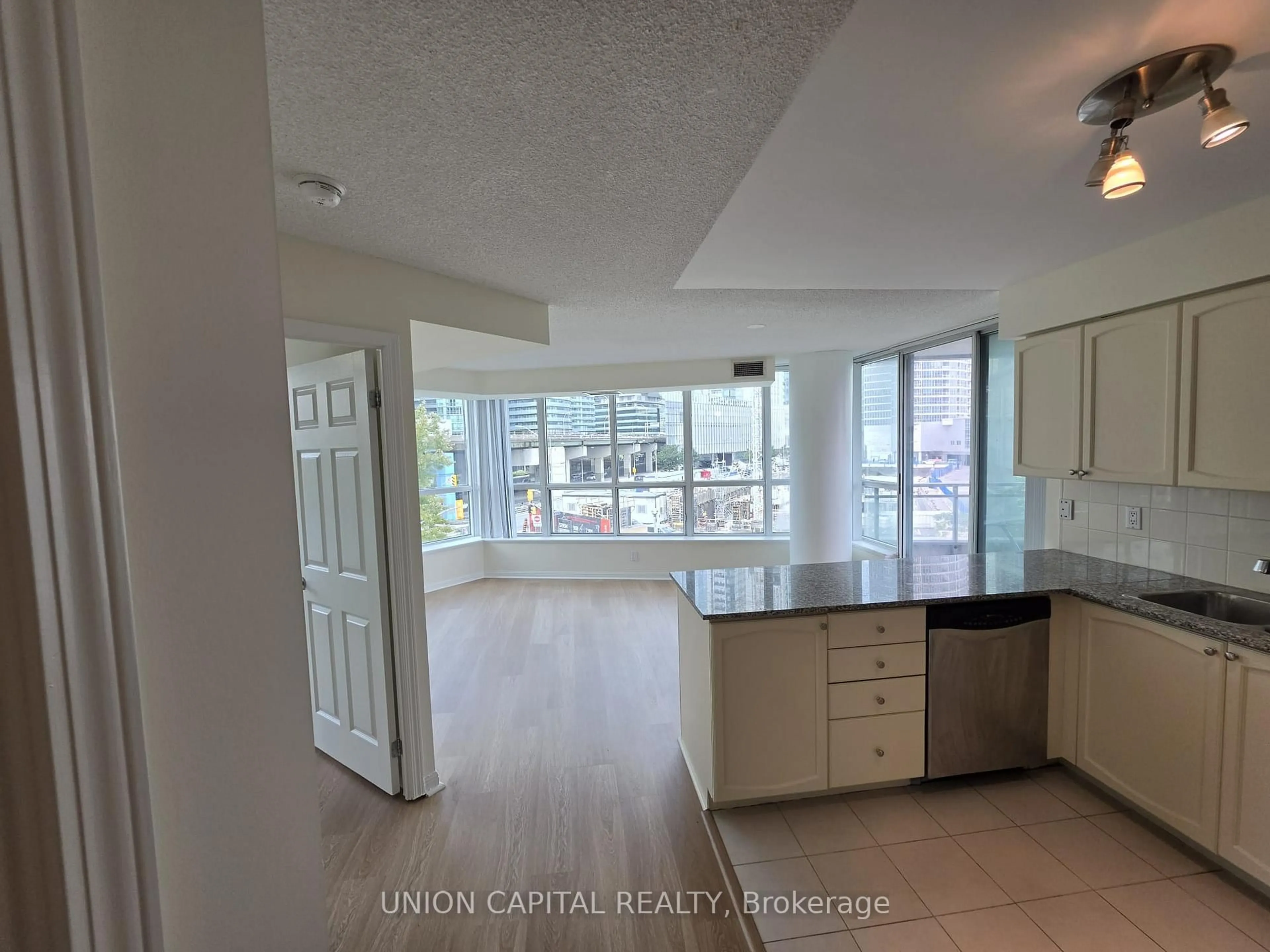 Open concept kitchen, unknown for 228 Queens Quay #302, Toronto Ontario M5J 2X1