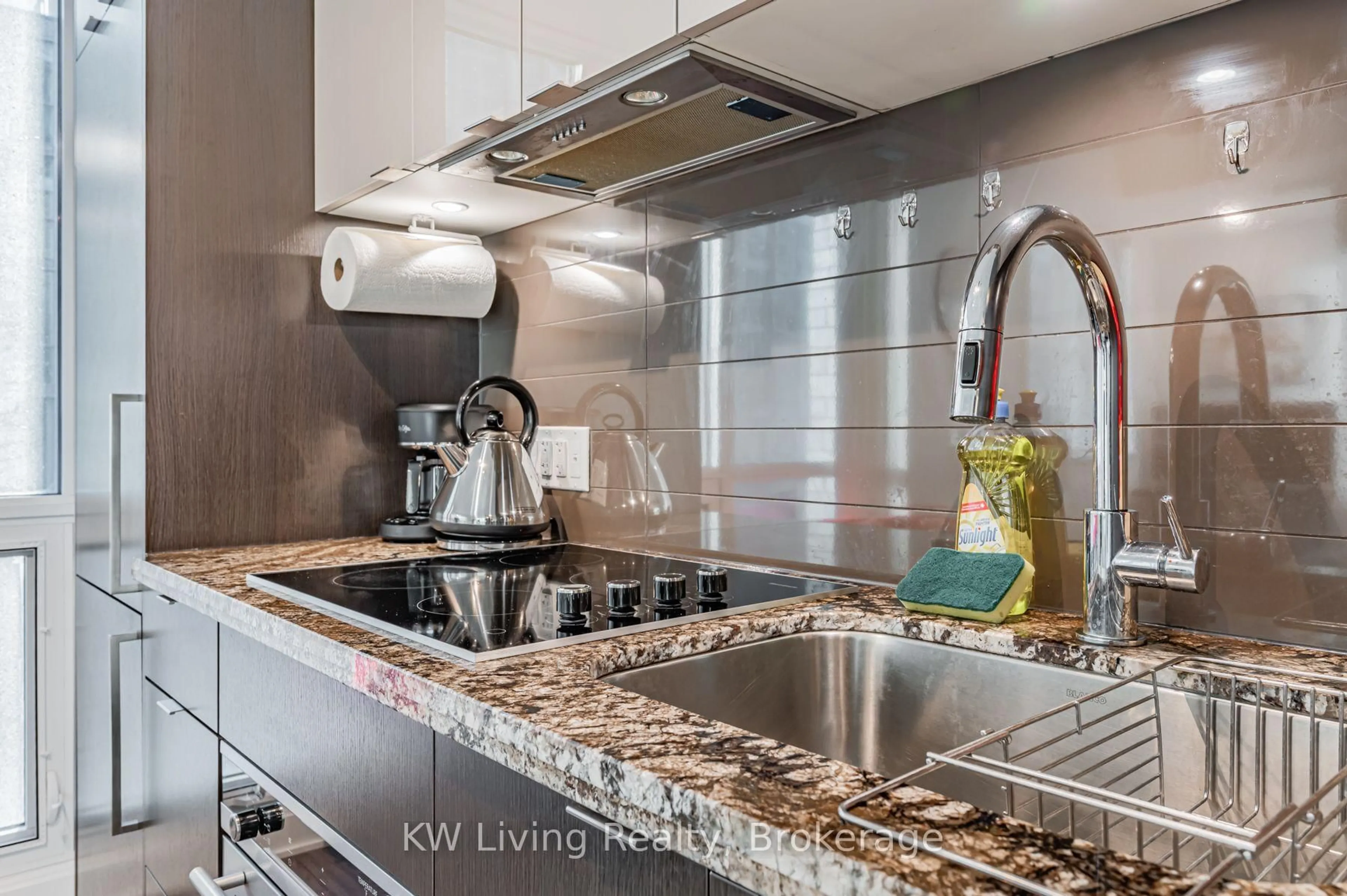 Unknown for 115 Blue Jays Way #520, Toronto Ontario M5V 0N4