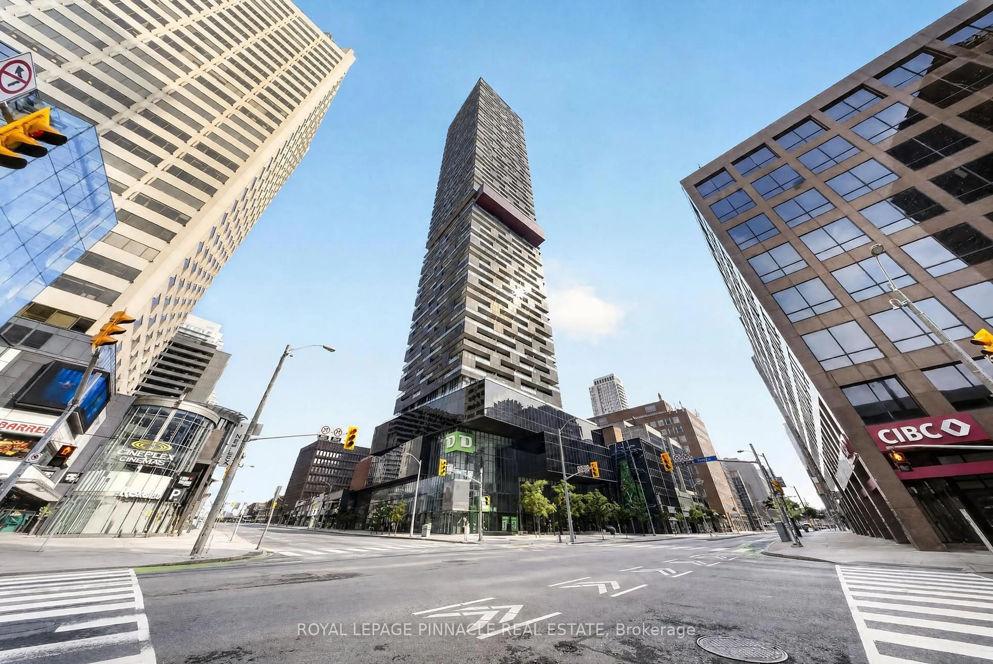 Unknown for 8 Eglinton Ave #2002, Toronto Ontario M4P 0C1