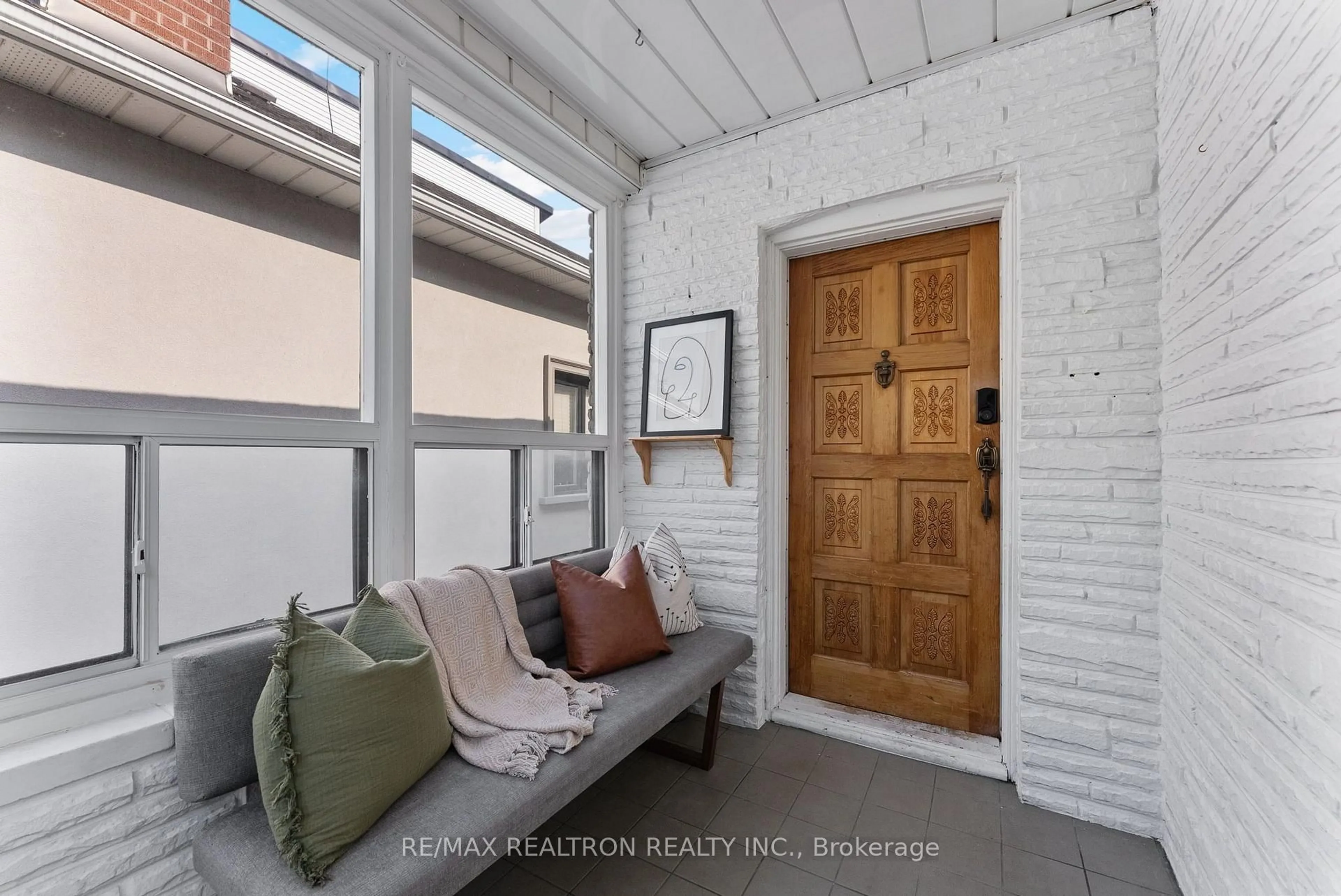 Indoor entryway for 41 Ashbury Ave, Toronto Ontario M6E 1V6