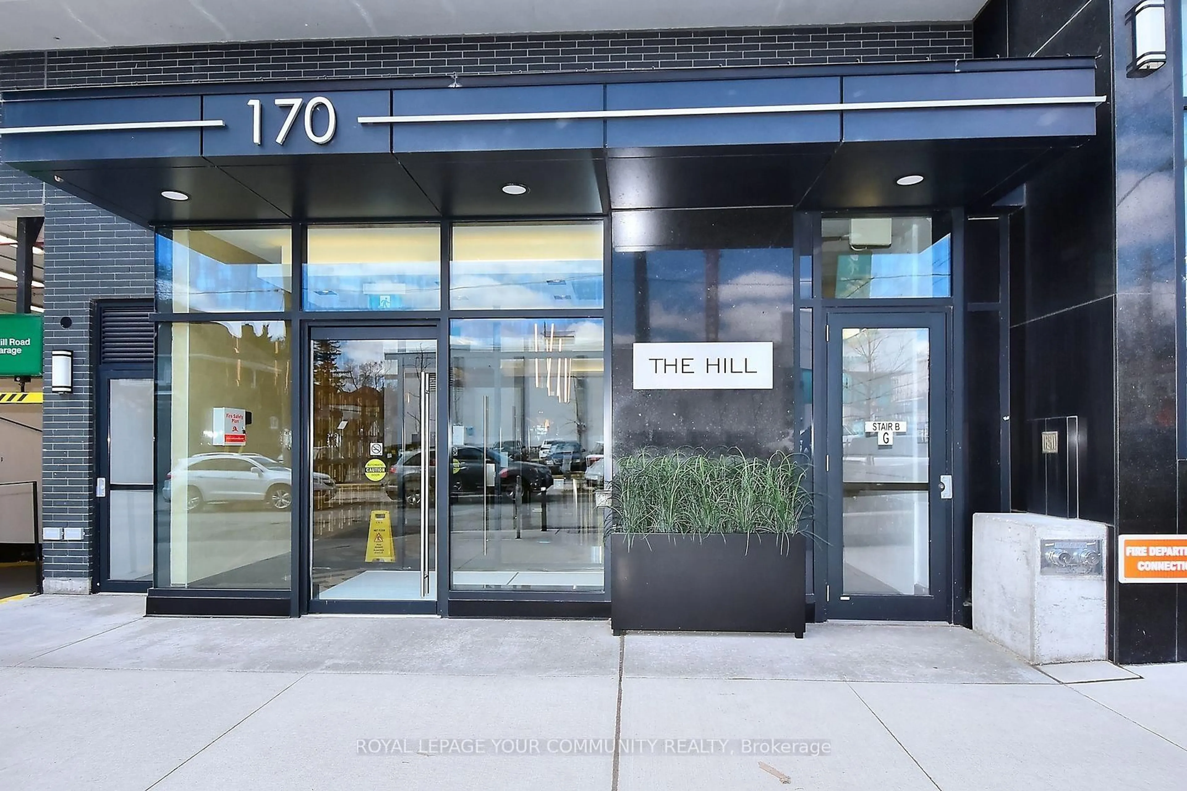 Indoor foyer for 170 Chiltern Hill Rd #806, Toronto Ontario M6C 0A9