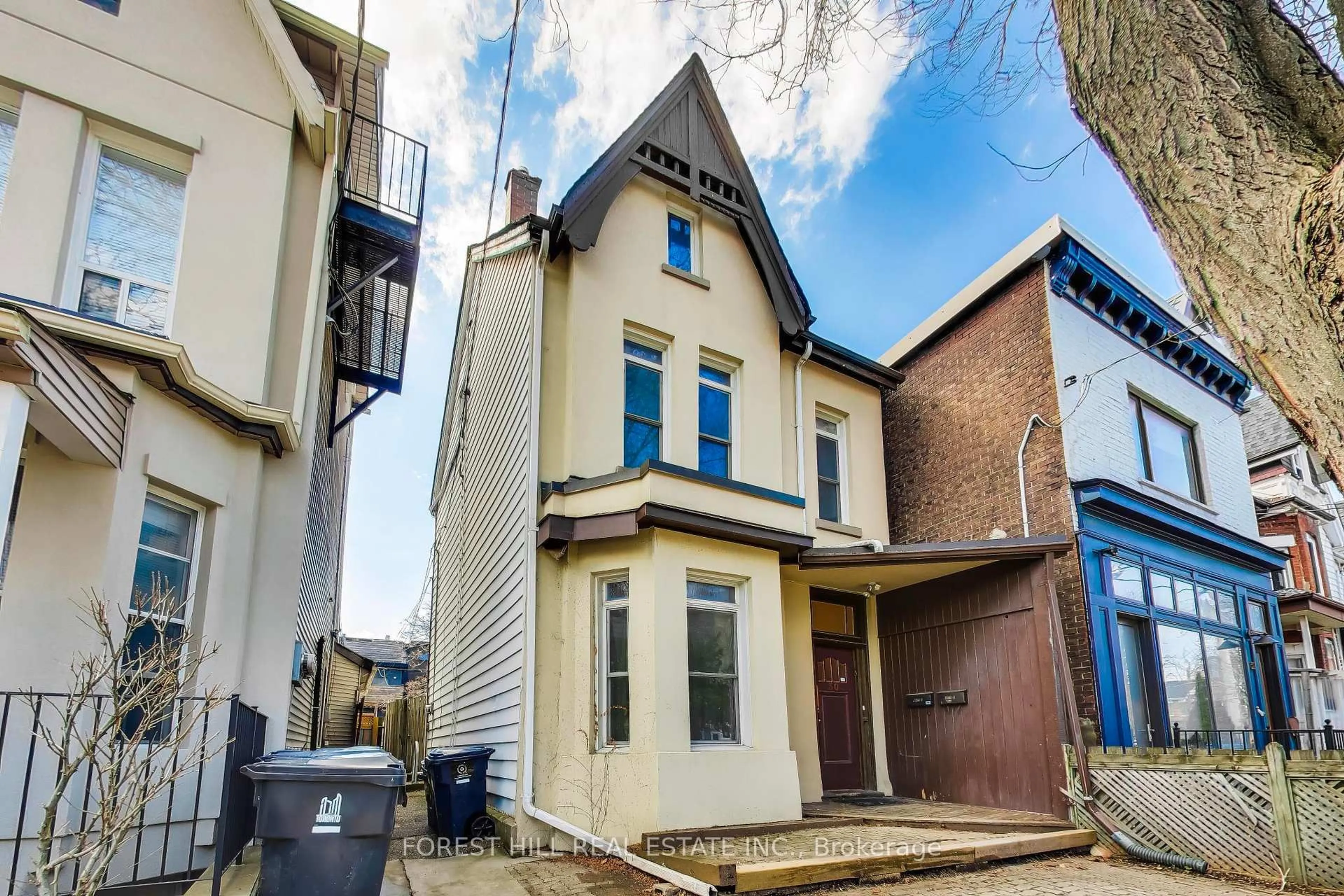 Home with brick exterior material, street for 30 Robert St, Toronto Ontario M5S 2K3