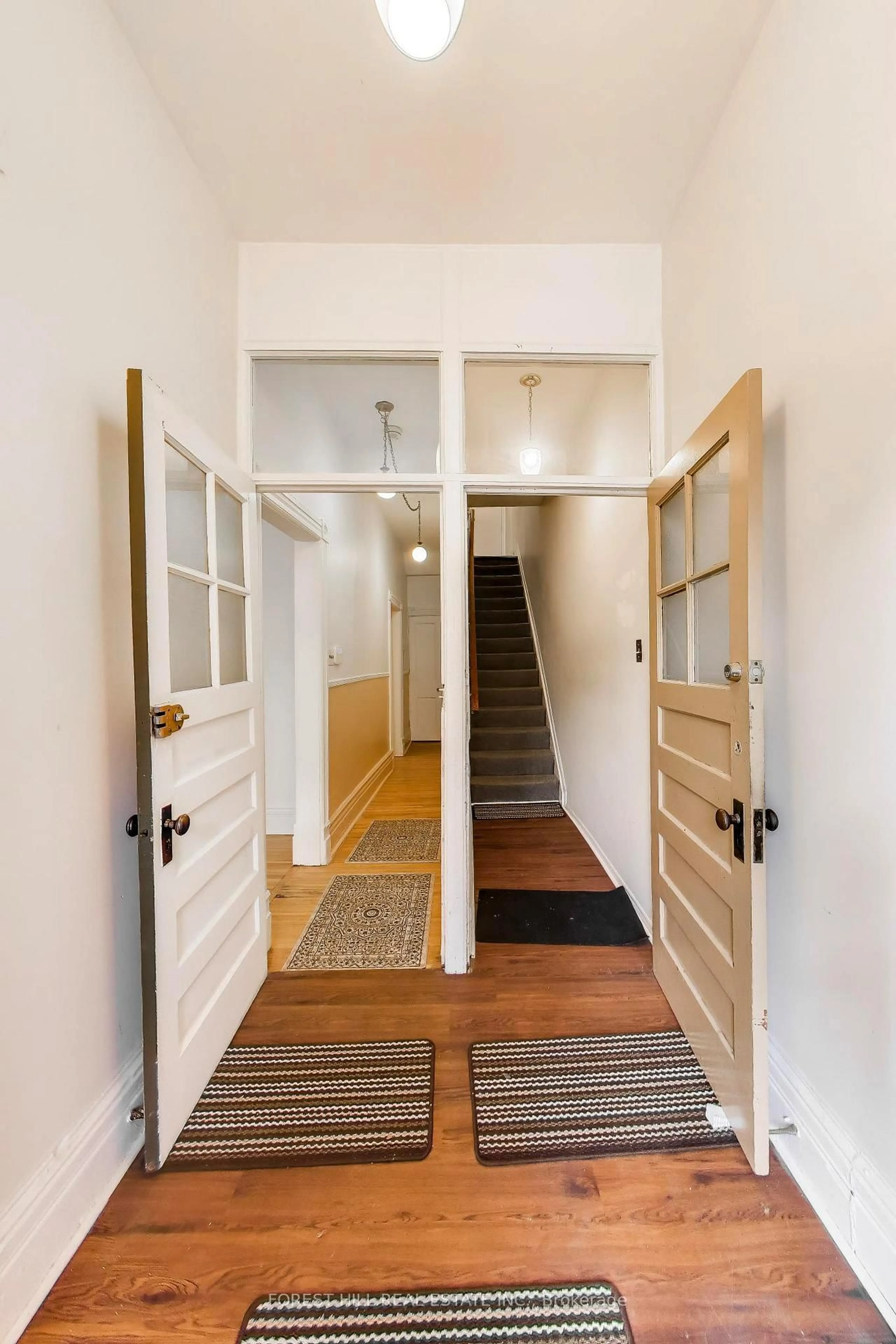 Indoor entryway for 30 Robert St, Toronto Ontario M5S 2K3