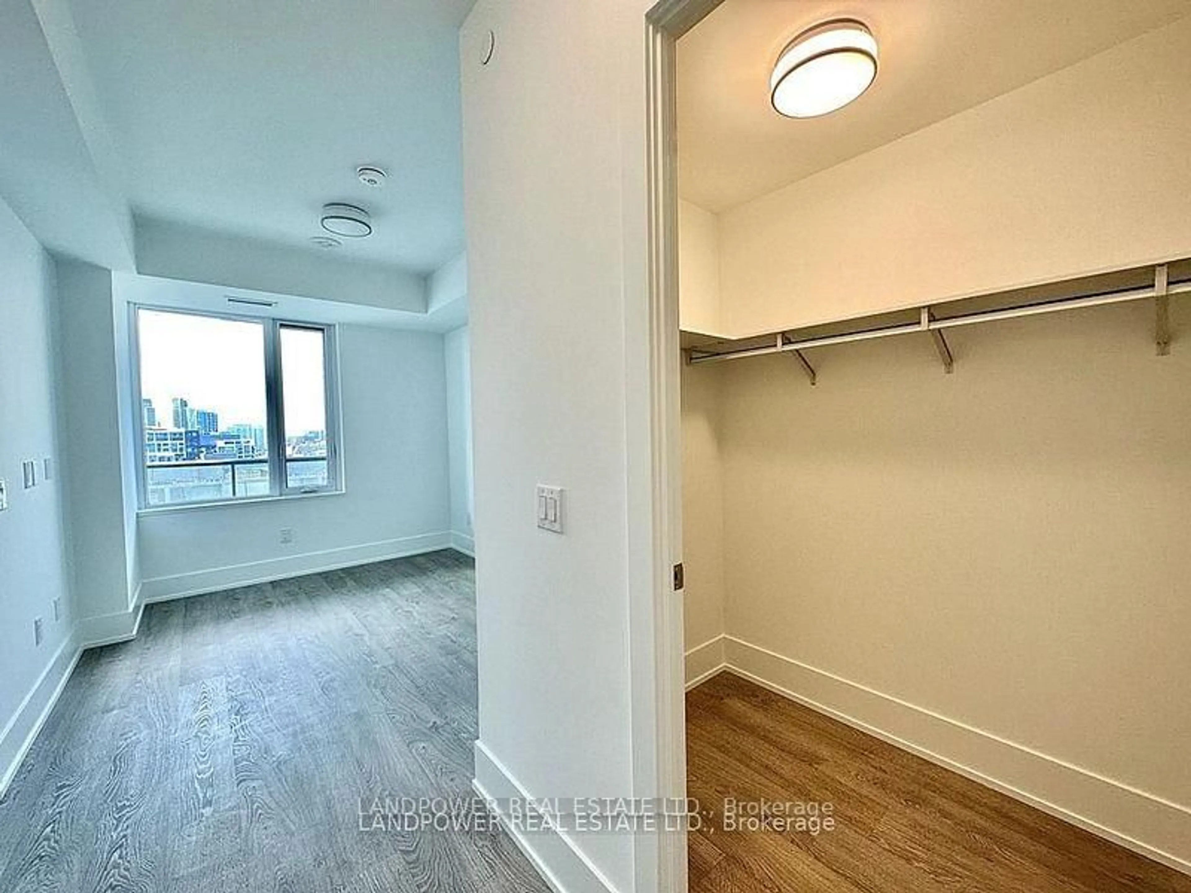 A pic of a room for 480 Front St #1303, Toronto Ontario M5V 0V5