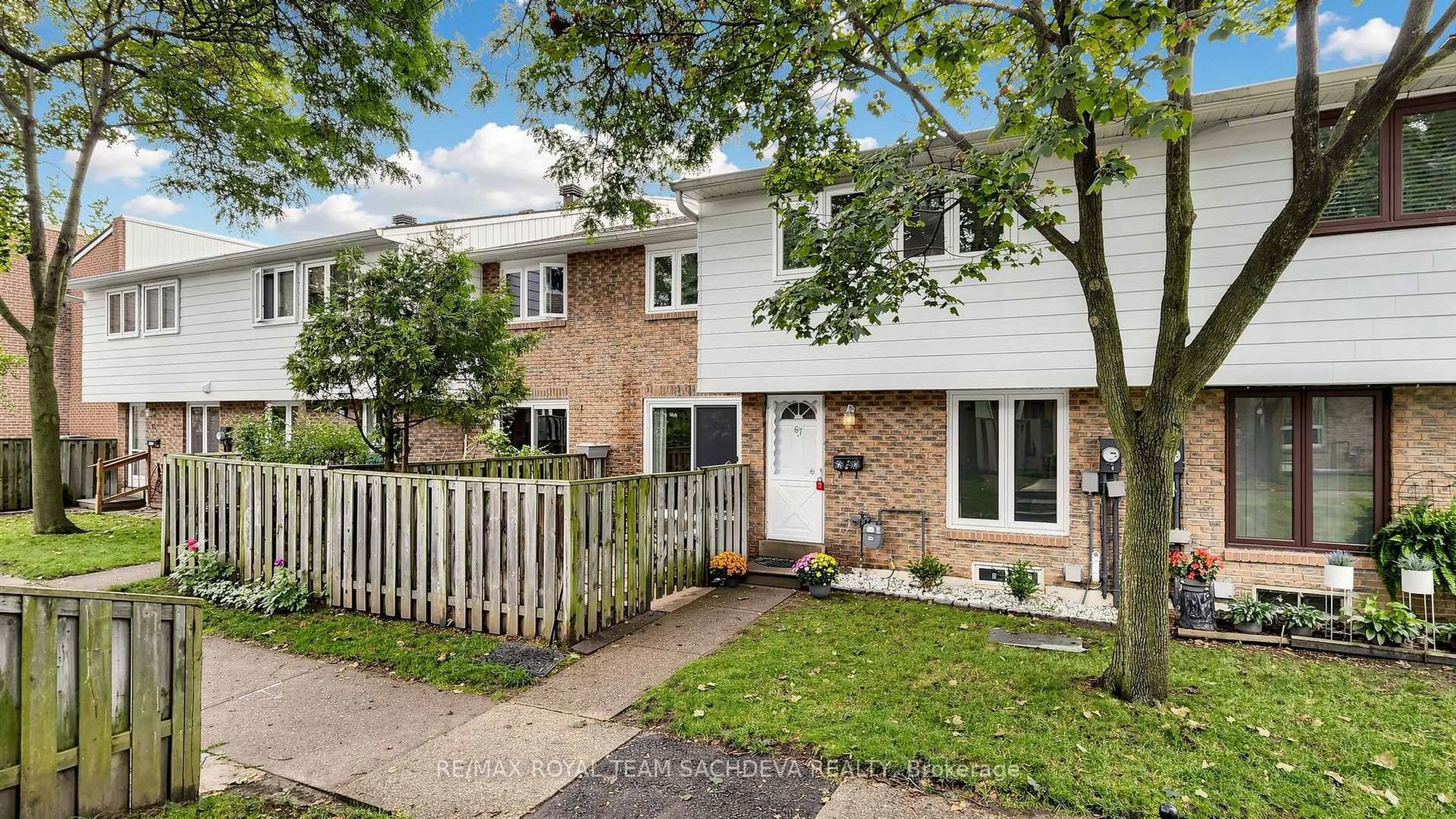 Unknown for 67 Rock Fernway, Toronto Ontario M2J 4N3