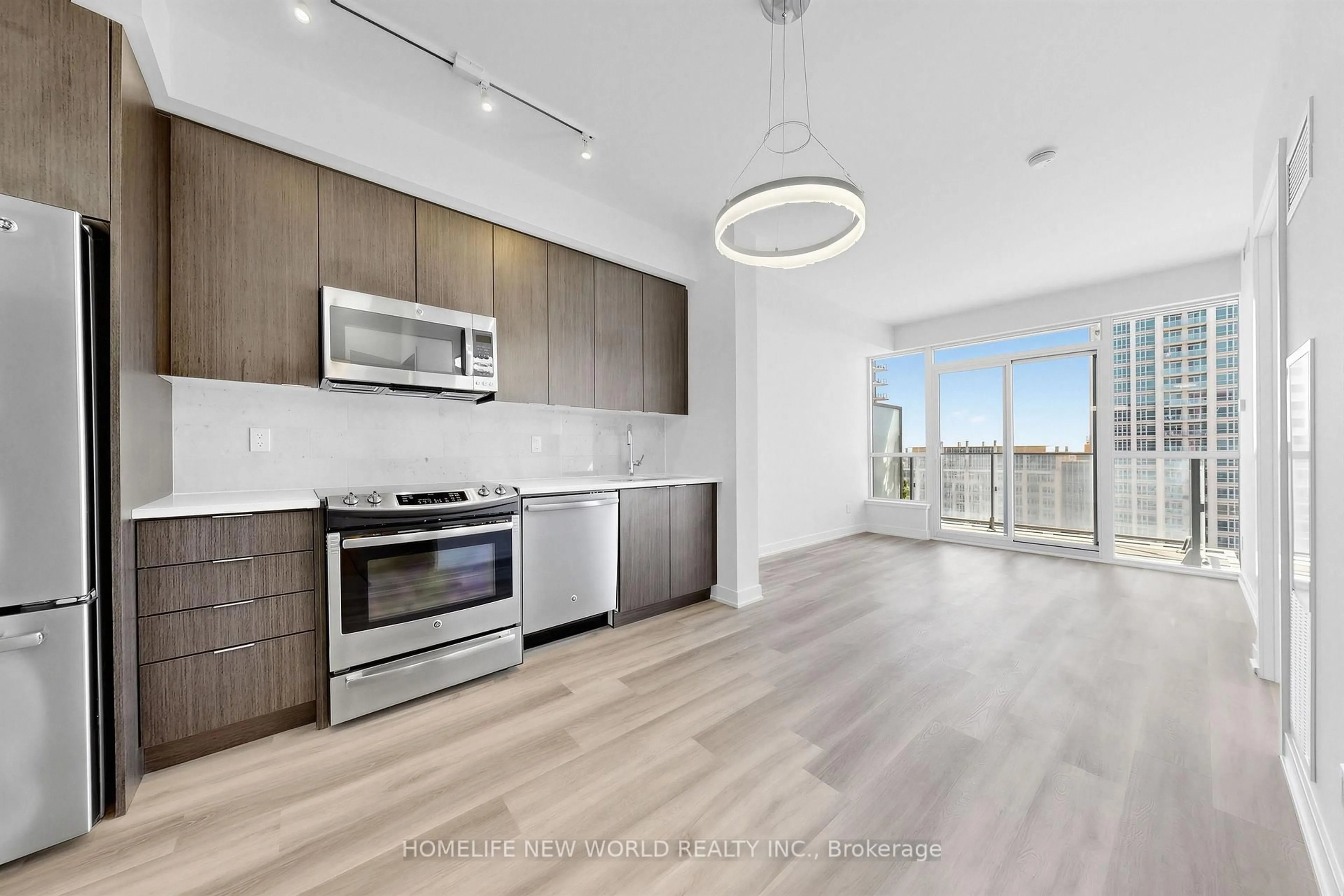 Open concept kitchen, wood/laminate floor for 50 Bruyeres Mews #1508, Toronto Ontario M5V 0G7