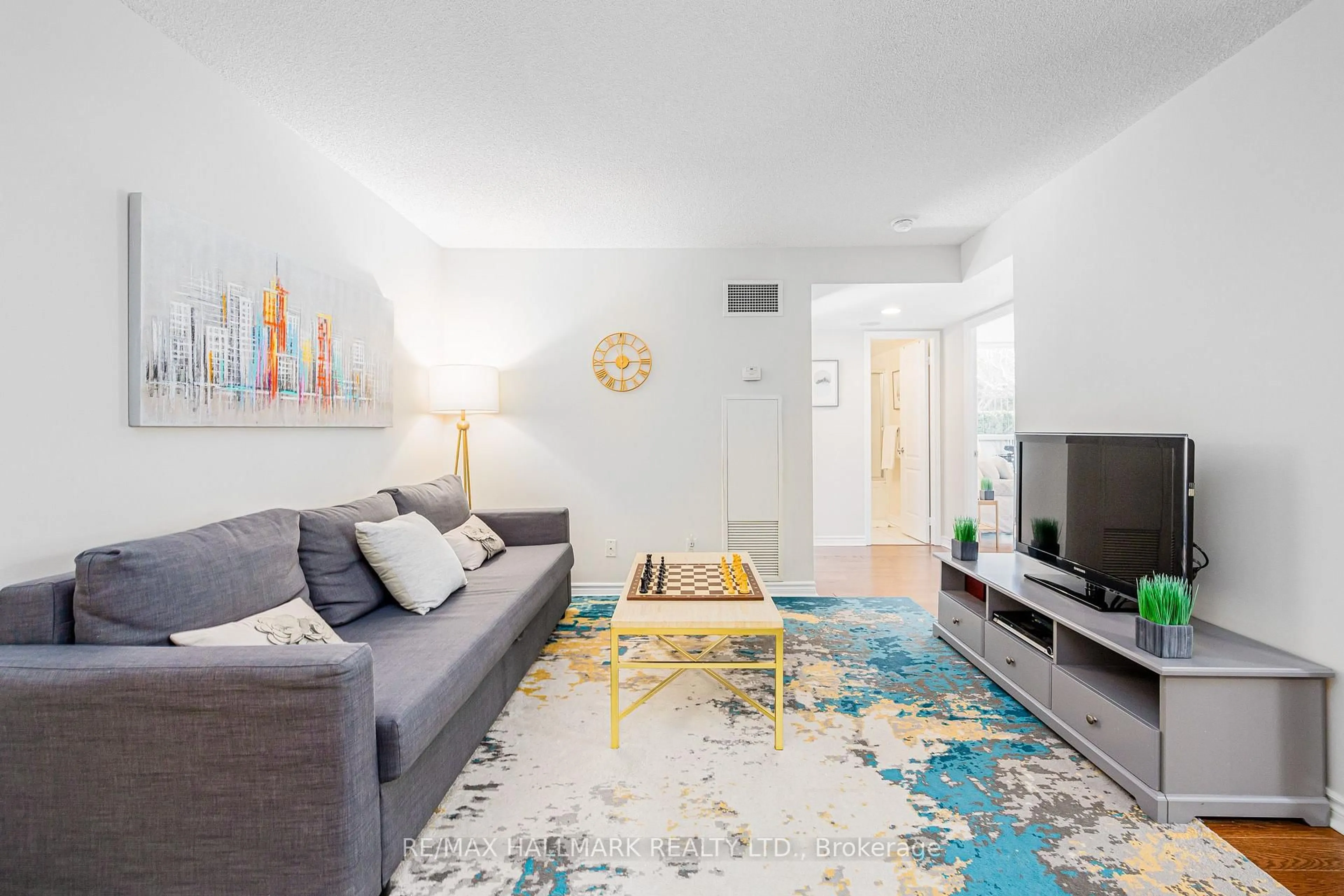 Living room with furniture, unknown for 3 Rean Dr #112, Toronto Ontario M2K 3C2