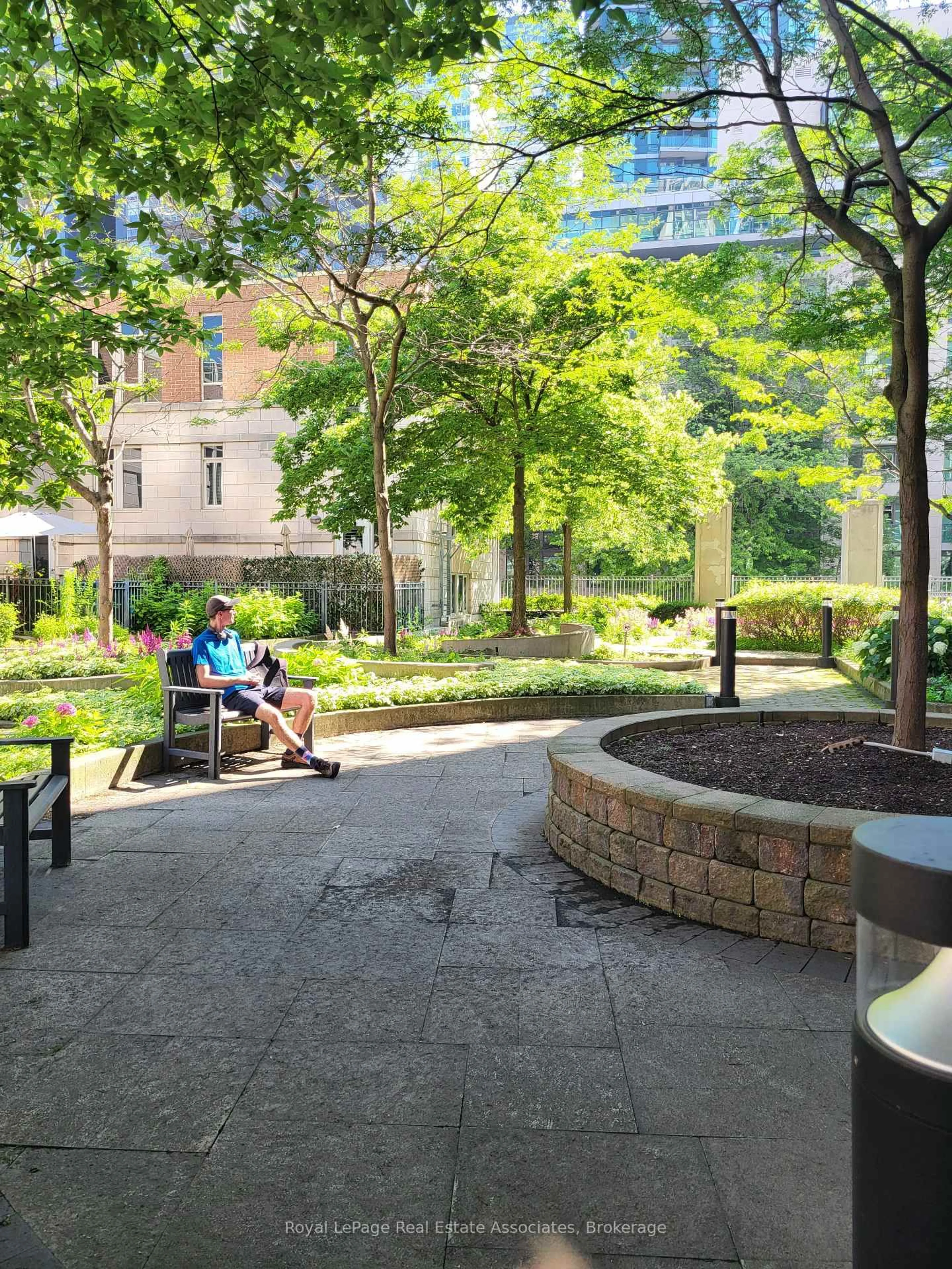Patio, street for 21 Grand Magazine St #908, Toronto Ontario M5V 1B5