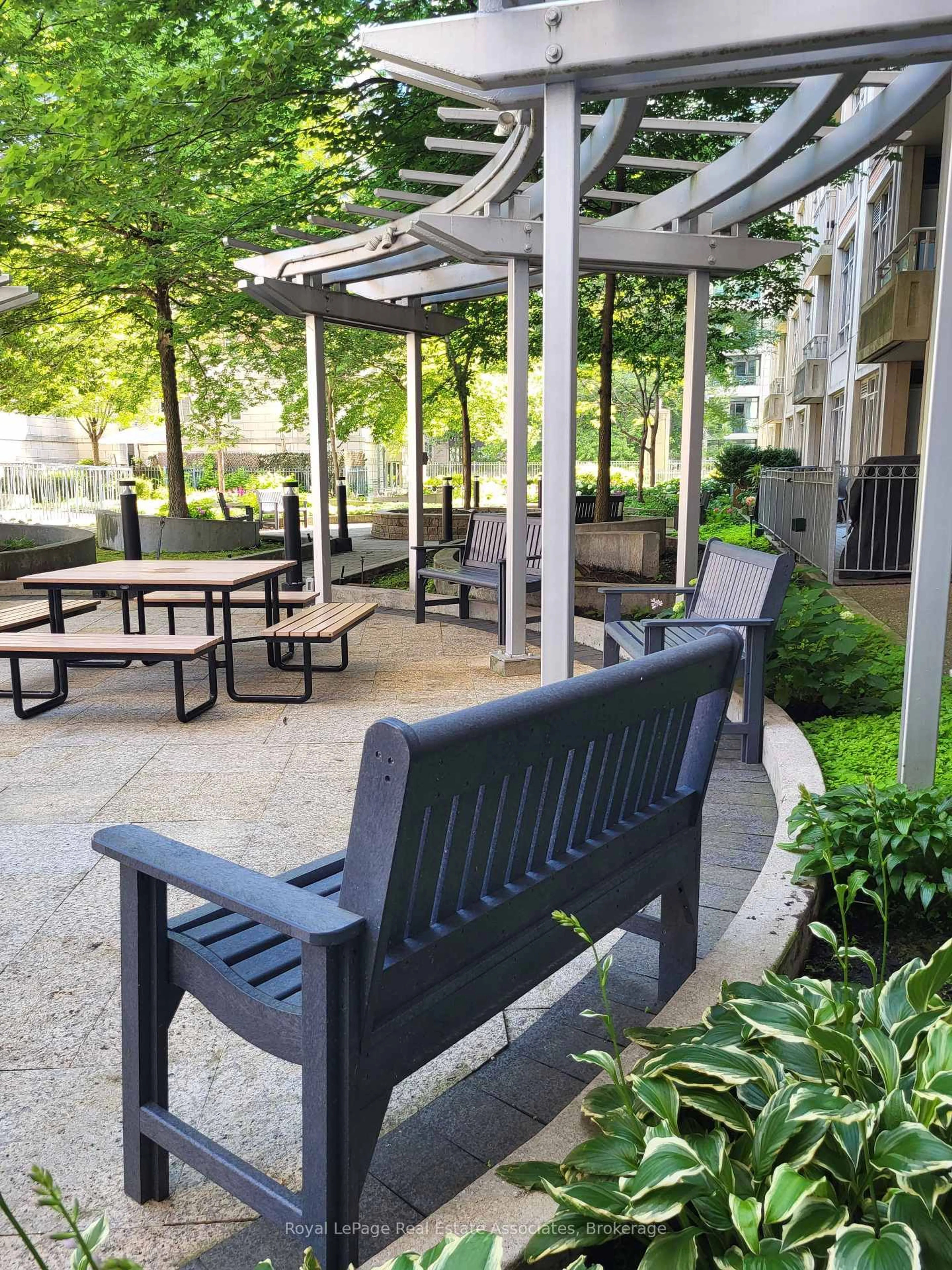 Patio, street for 21 Grand Magazine St #908, Toronto Ontario M5V 1B5