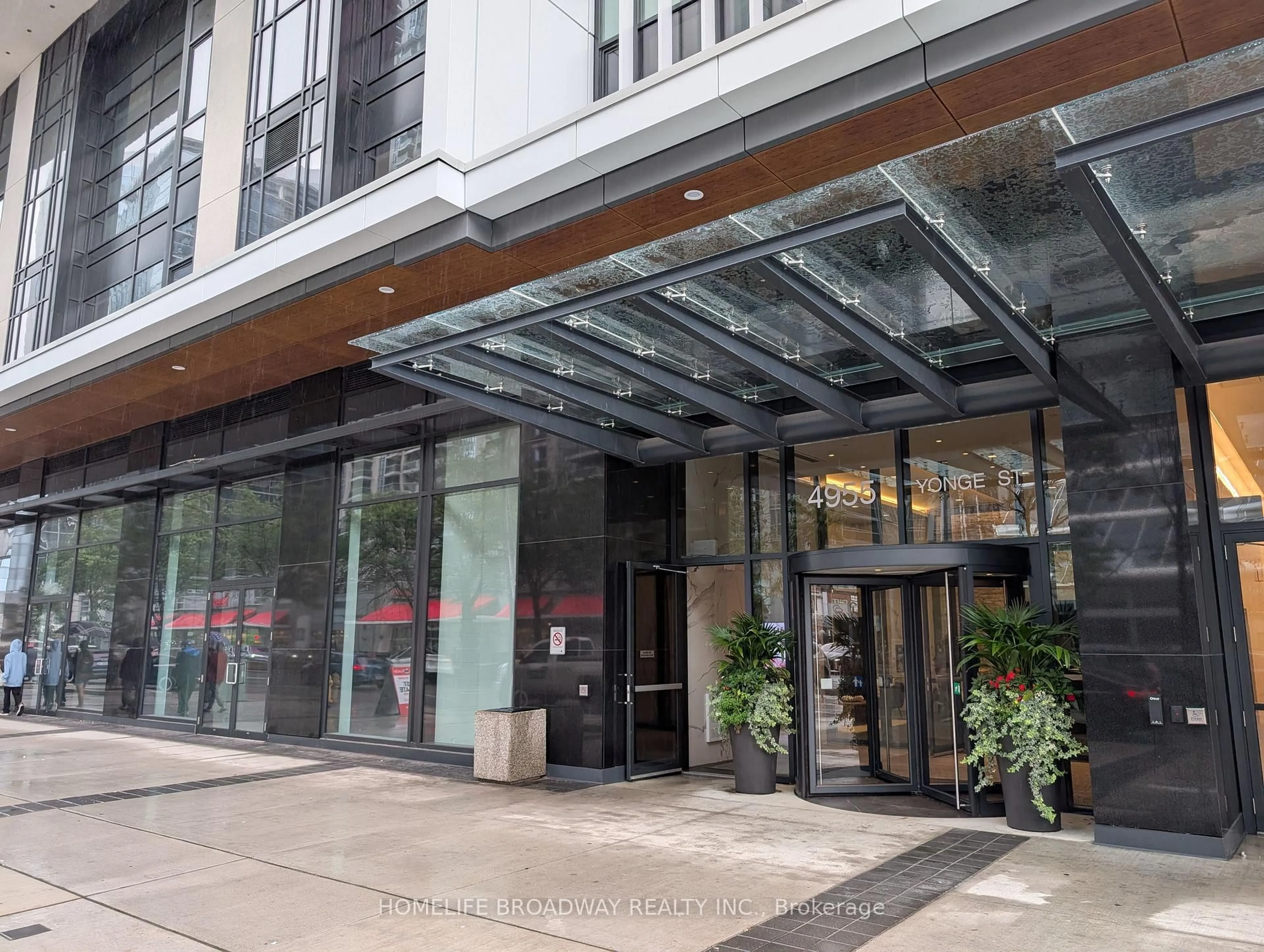 Indoor foyer for 4955 Yonge St #2110, Toronto Ontario M2N 0L8