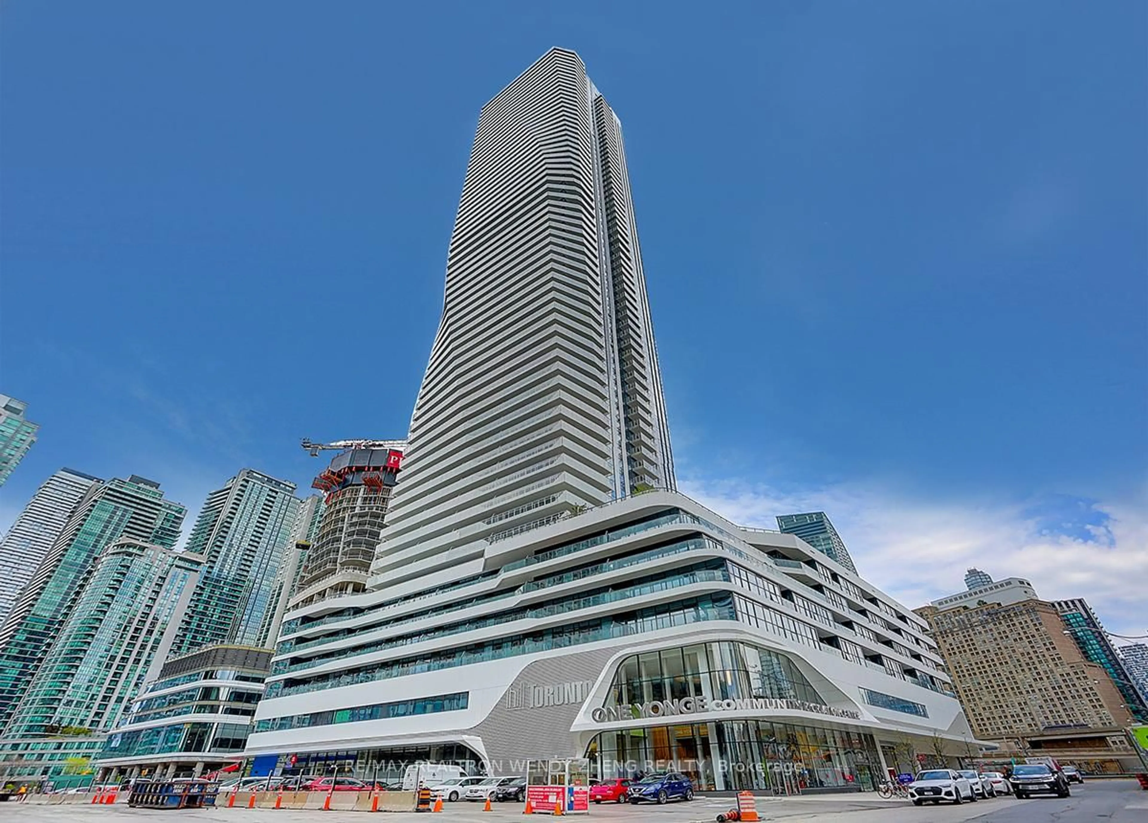 Indoor foyer for 28 Freeland St #902, Toronto Ontario M5E 0E3
