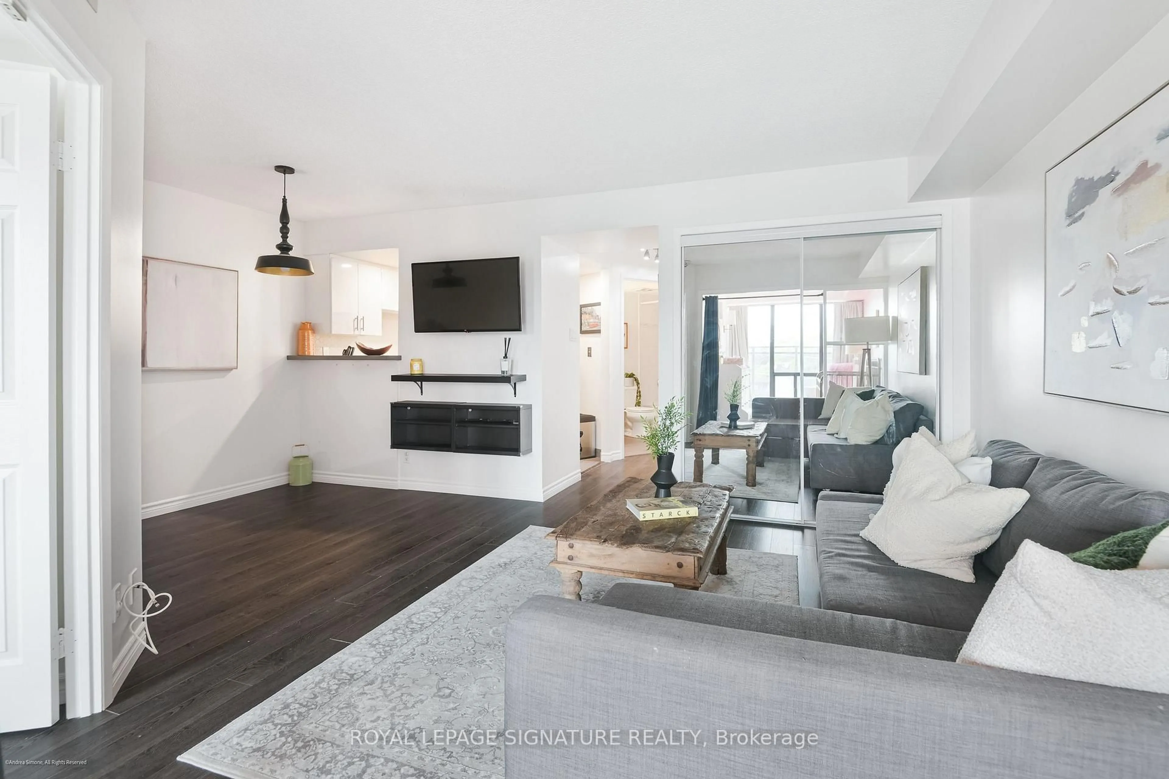 Living room with furniture, unknown for 456 College St #415, Toronto Ontario M6G 4A3