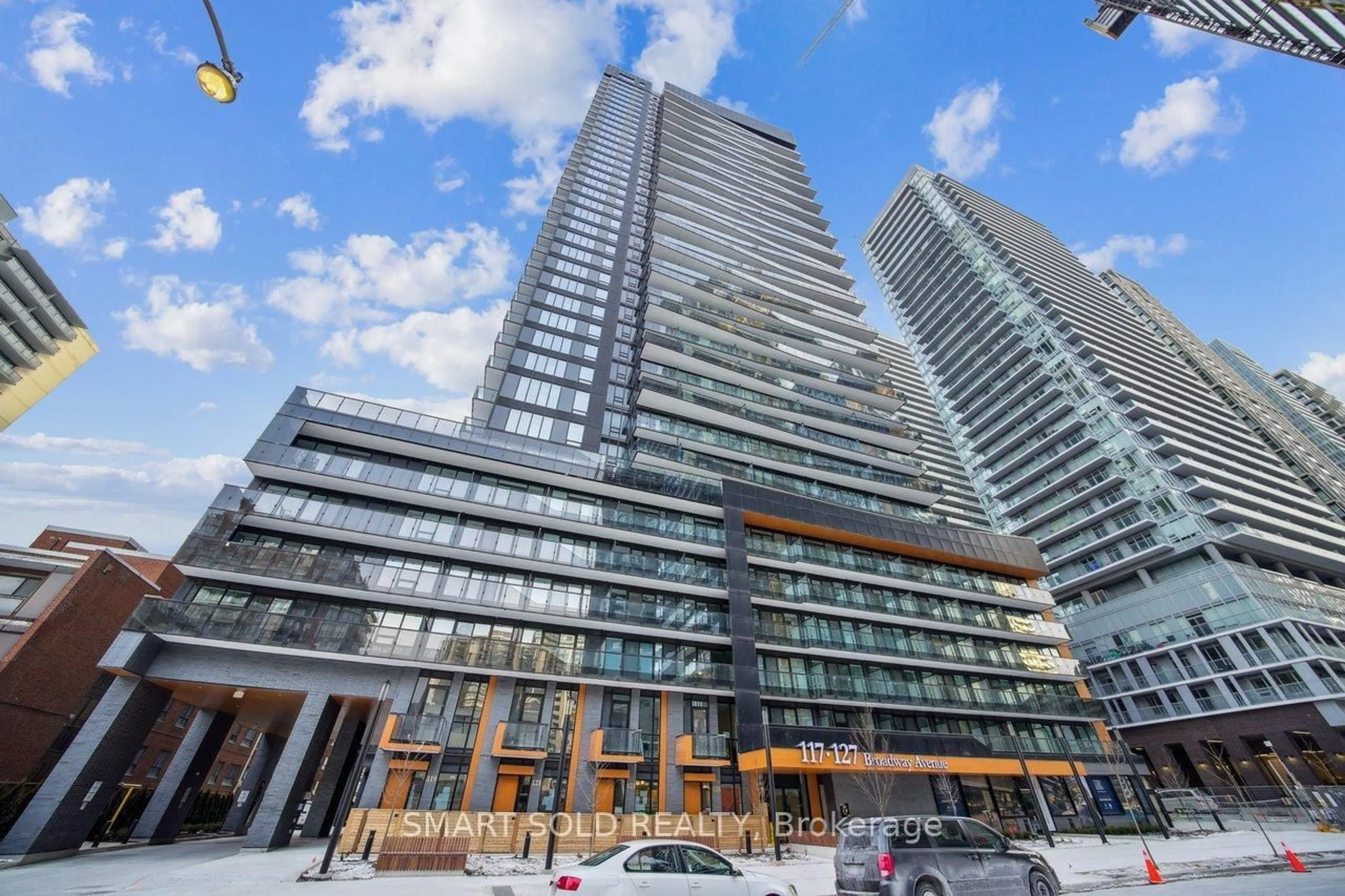 Indoor foyer for 117 broadway Ave #3005, Toronto Ontario M4P 1V4
