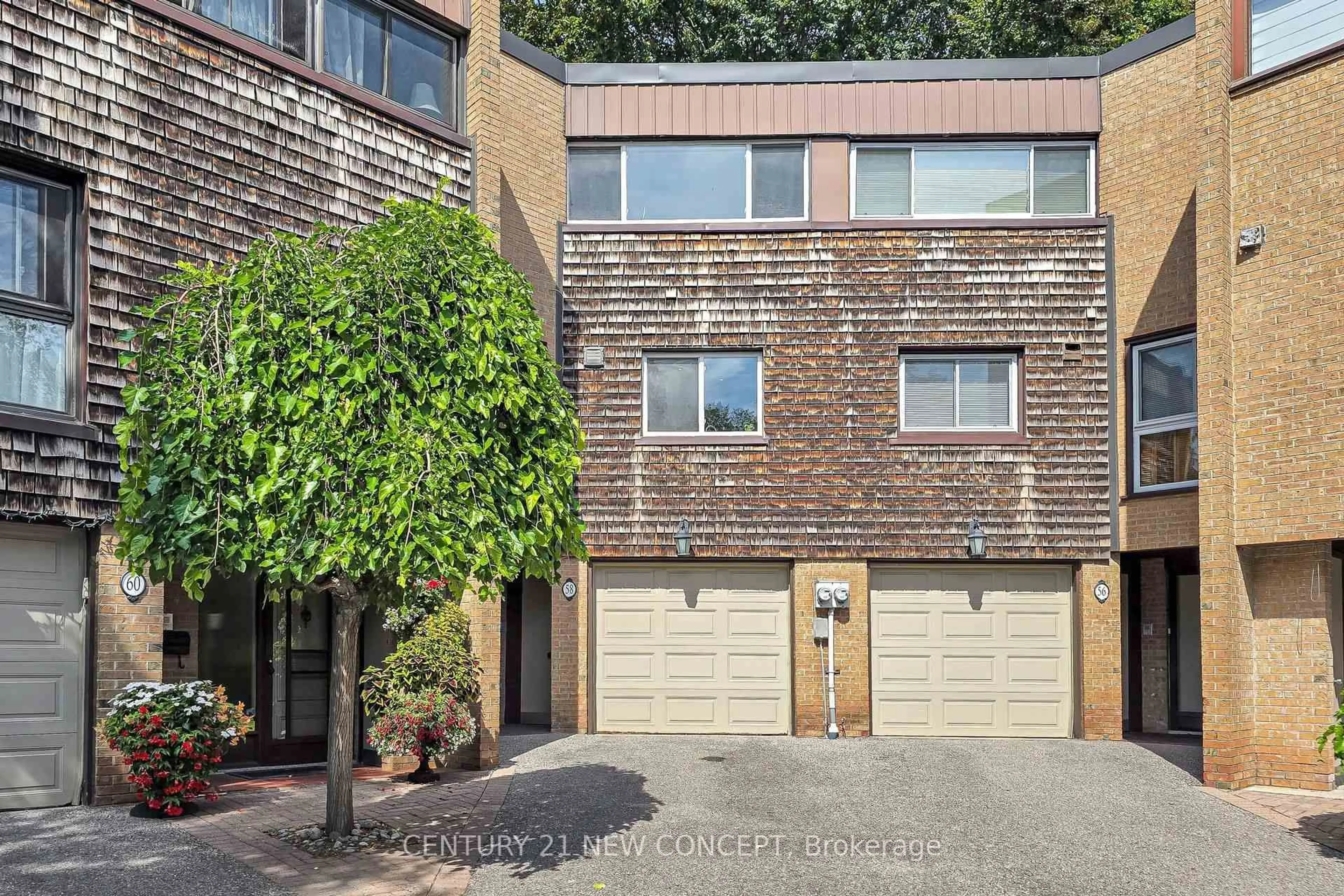 A pic from outside/outdoor area/front of a property/back of a property/a pic from drone, street for 58 Paul Markway, Toronto Ontario M2H 1S7