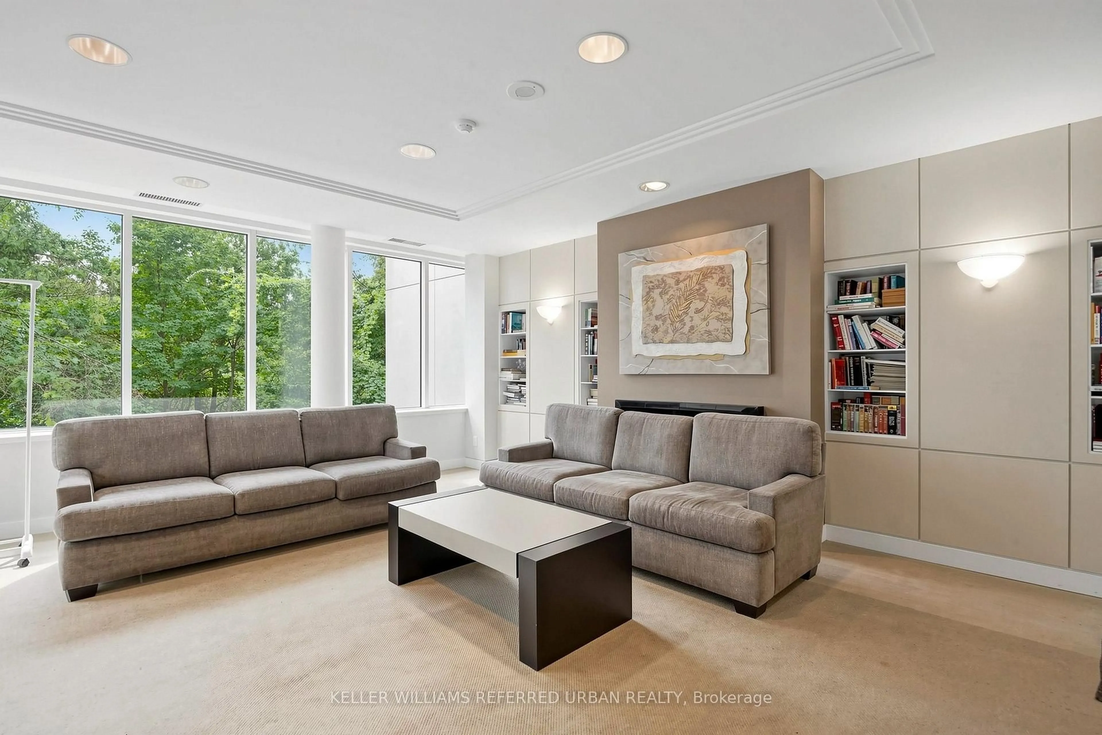 Living room with furniture, unknown for 1 Watergarden Way #5, Toronto Ontario M2K 2Z7