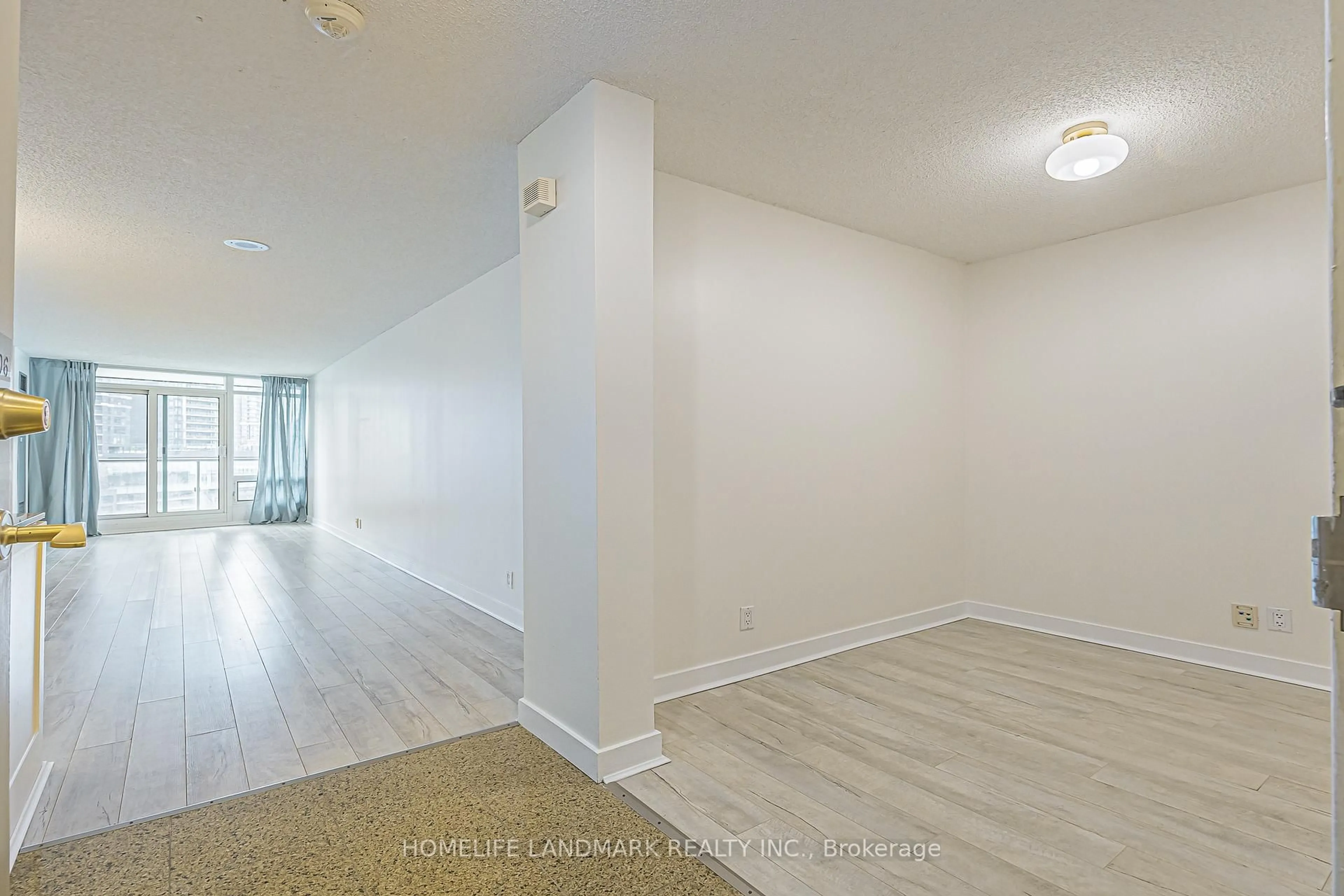 A pic of a room for 361 Front St #1906, Toronto Ontario M5V 3R5