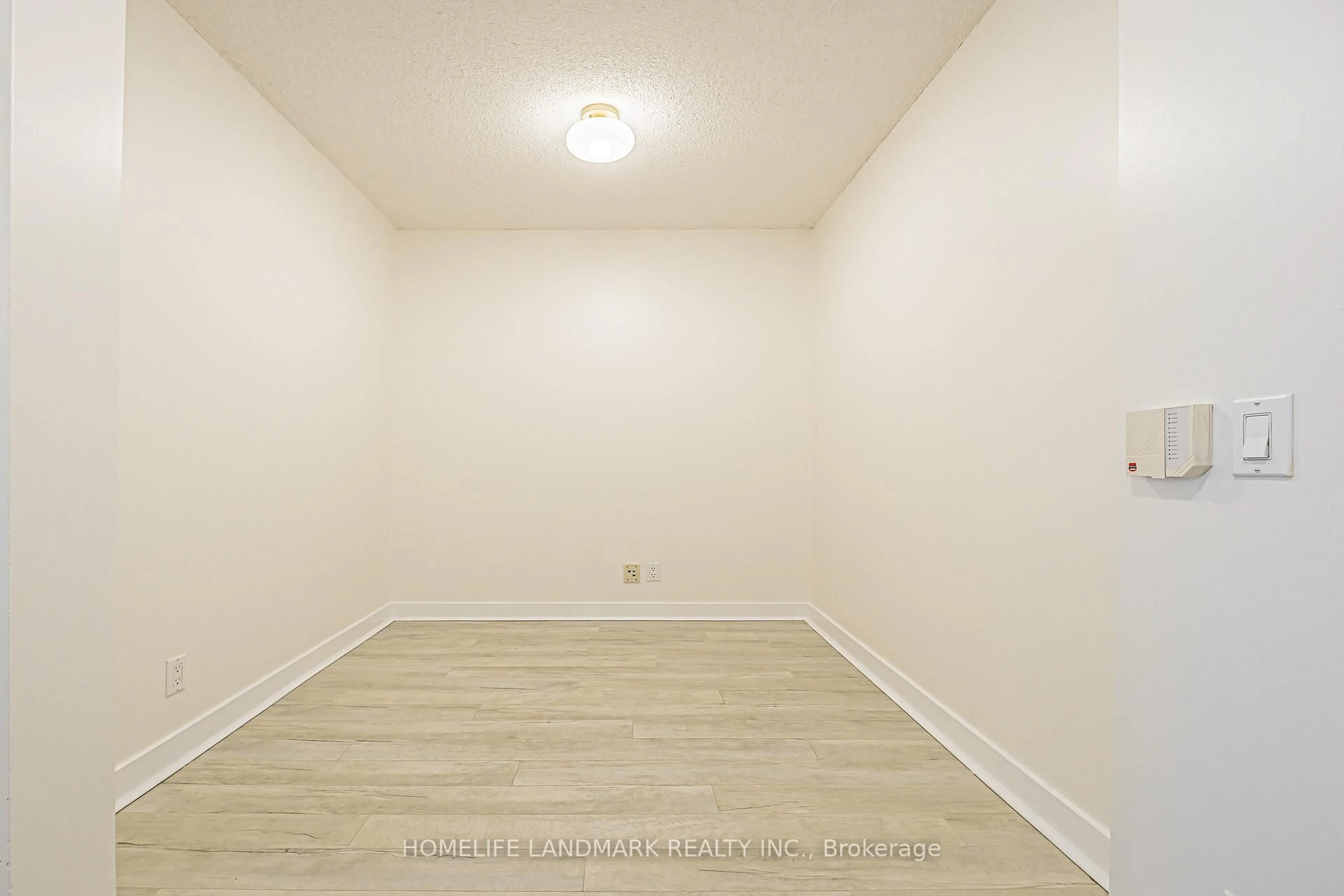 A pic of a room for 361 Front St #1906, Toronto Ontario M5V 3R5