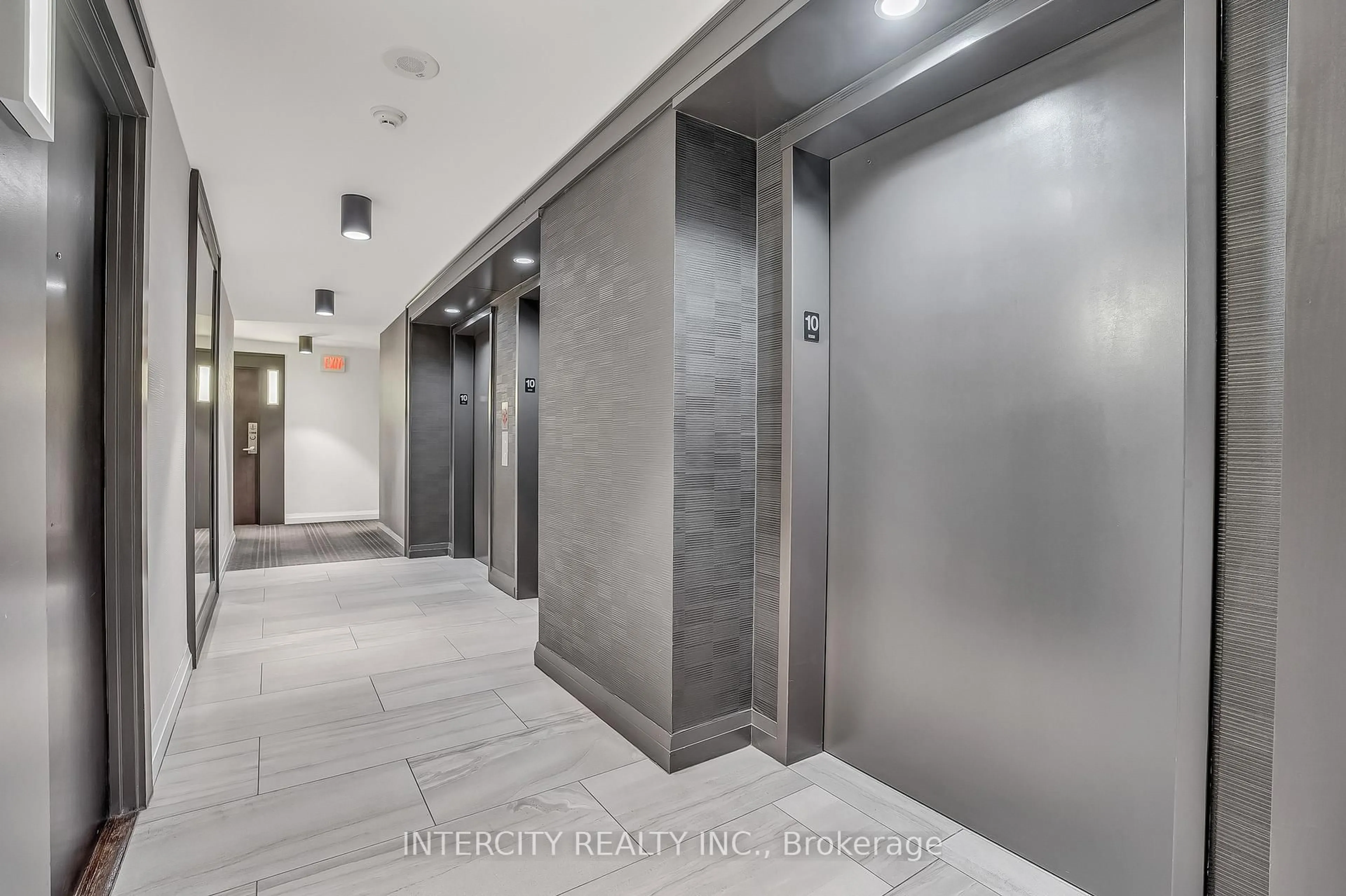 Indoor foyer for 12 Yonge St #1010, Toronto Ontario M5E 1Z9