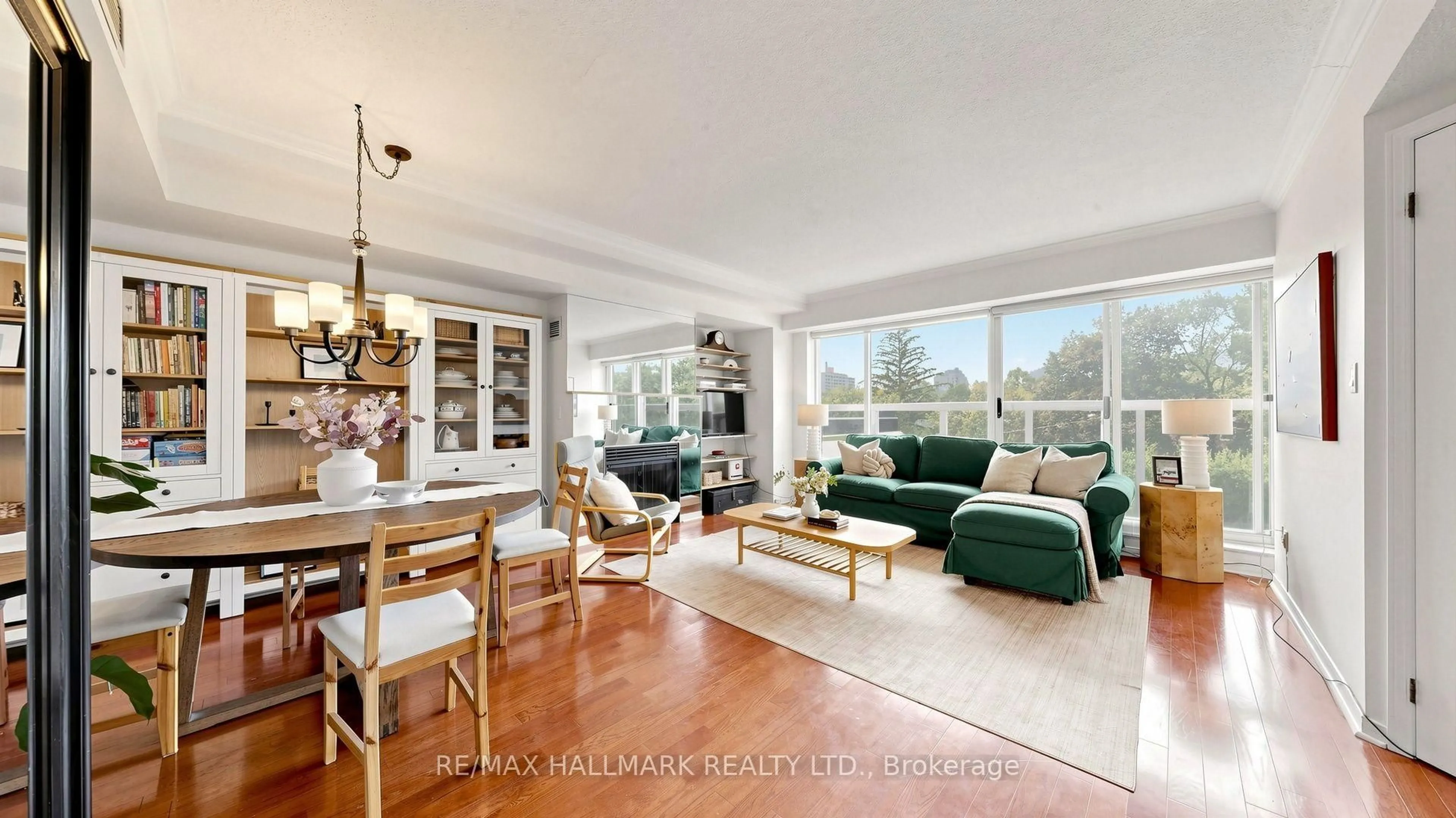 Living room with furniture, unknown for 1818 Bayview Ave #312, Toronto Ontario M4G 4G6
