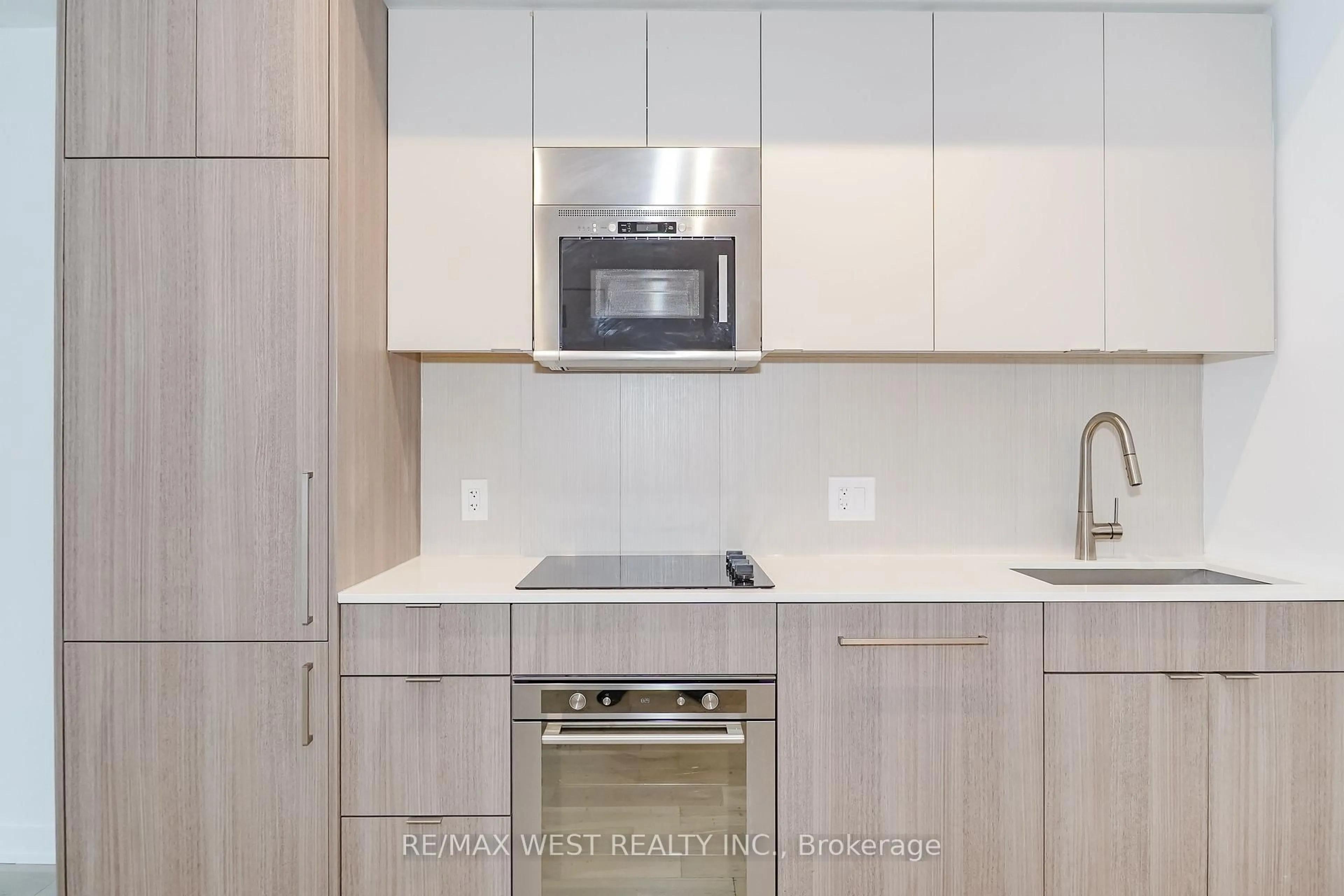 Standard kitchen, unknown for 840 St Clair Ave #205, Toronto Ontario M6C 0A4