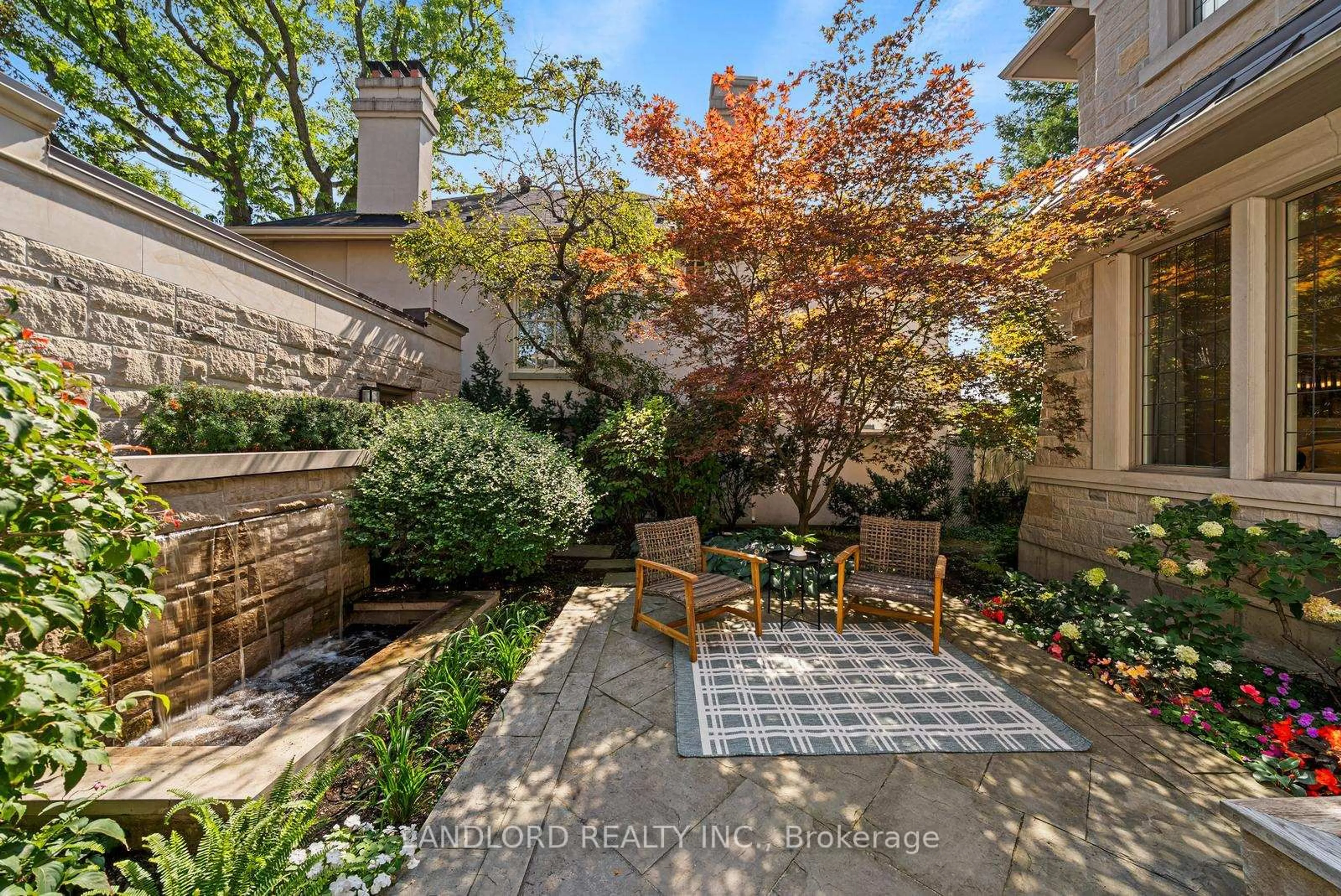 Patio, street for 94 Inglewood Dr, Toronto Ontario M4T 1H5