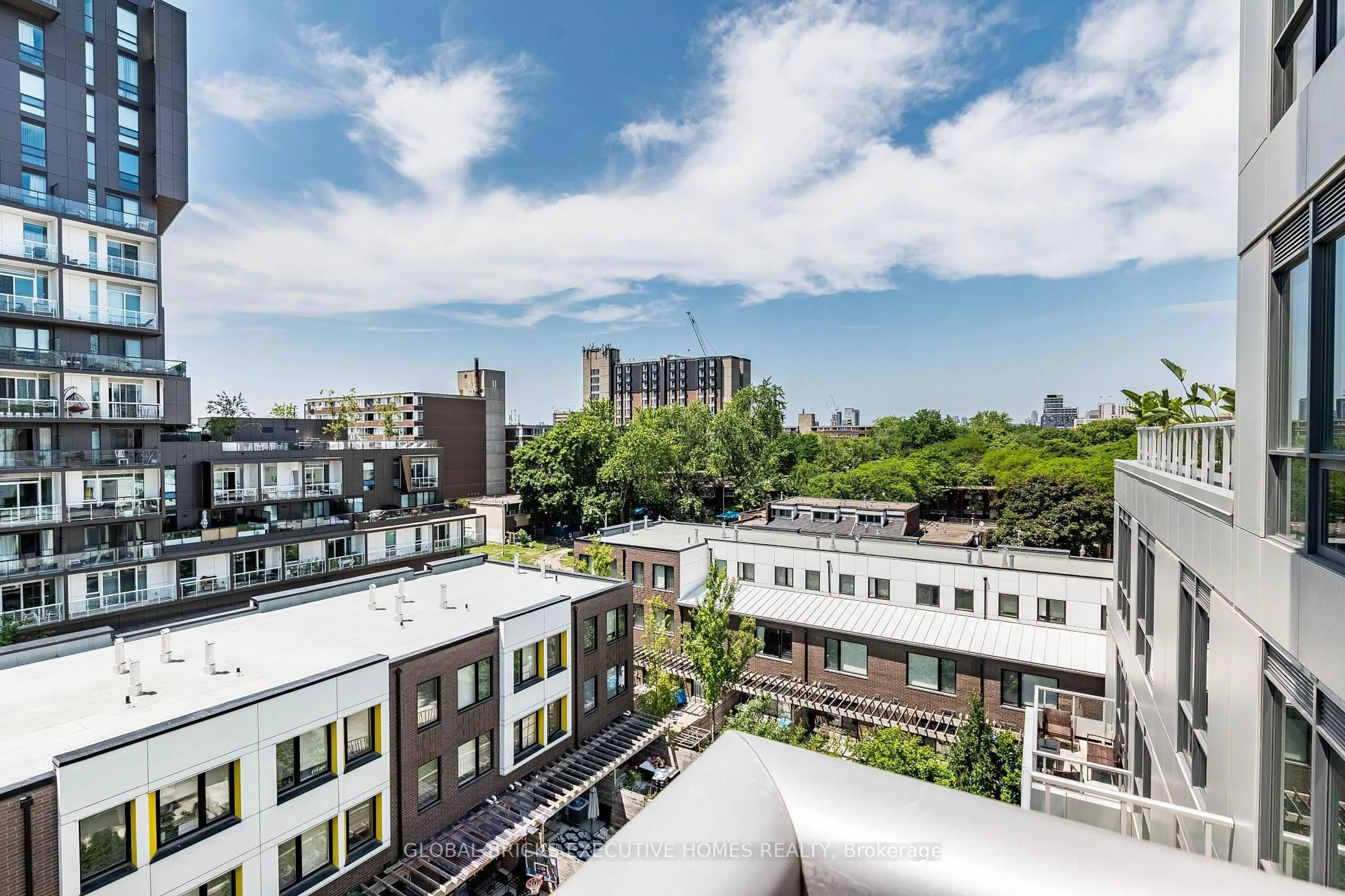 A pic from outside/outdoor area/front of a property/back of a property/a pic from drone, city buildings view from balcony for 38 Cameron St #602, Toronto Ontario M2N 1H1