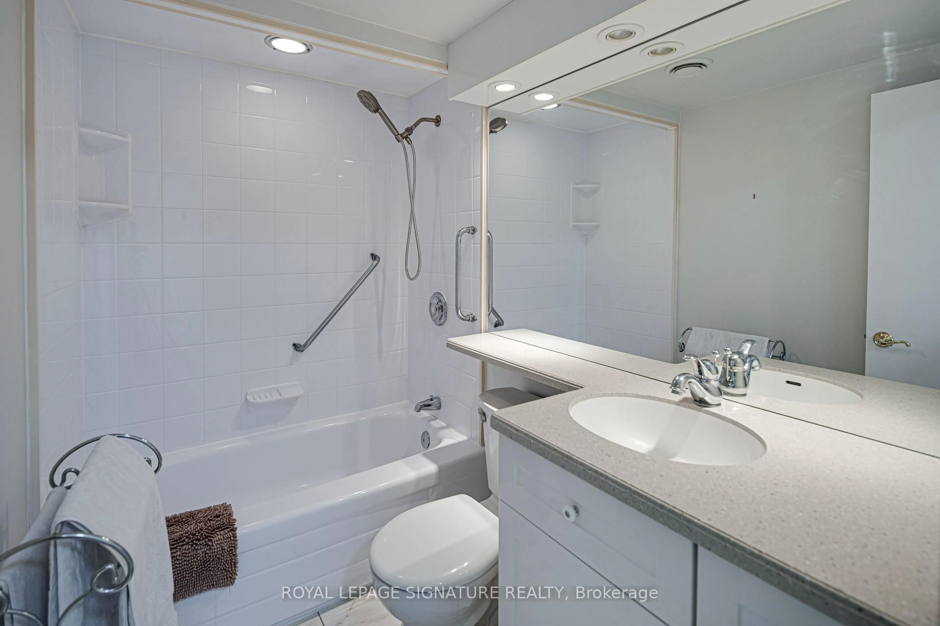 Standard bathroom, ceramic/tile floor for 16 Burdock Lane, Toronto Ontario M3C 2G5