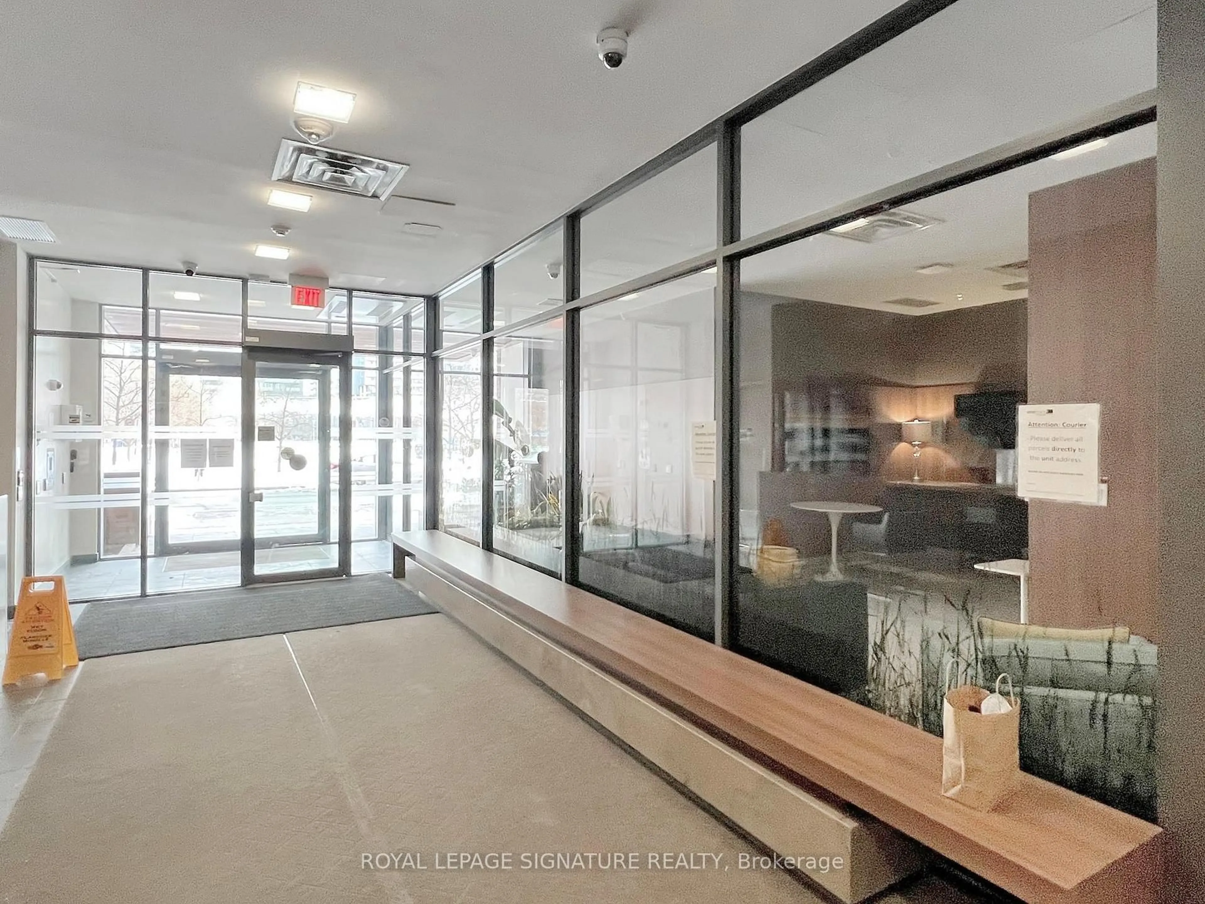 Indoor foyer for 260 Sackville St #1002, Toronto Ontario M5A 0B3