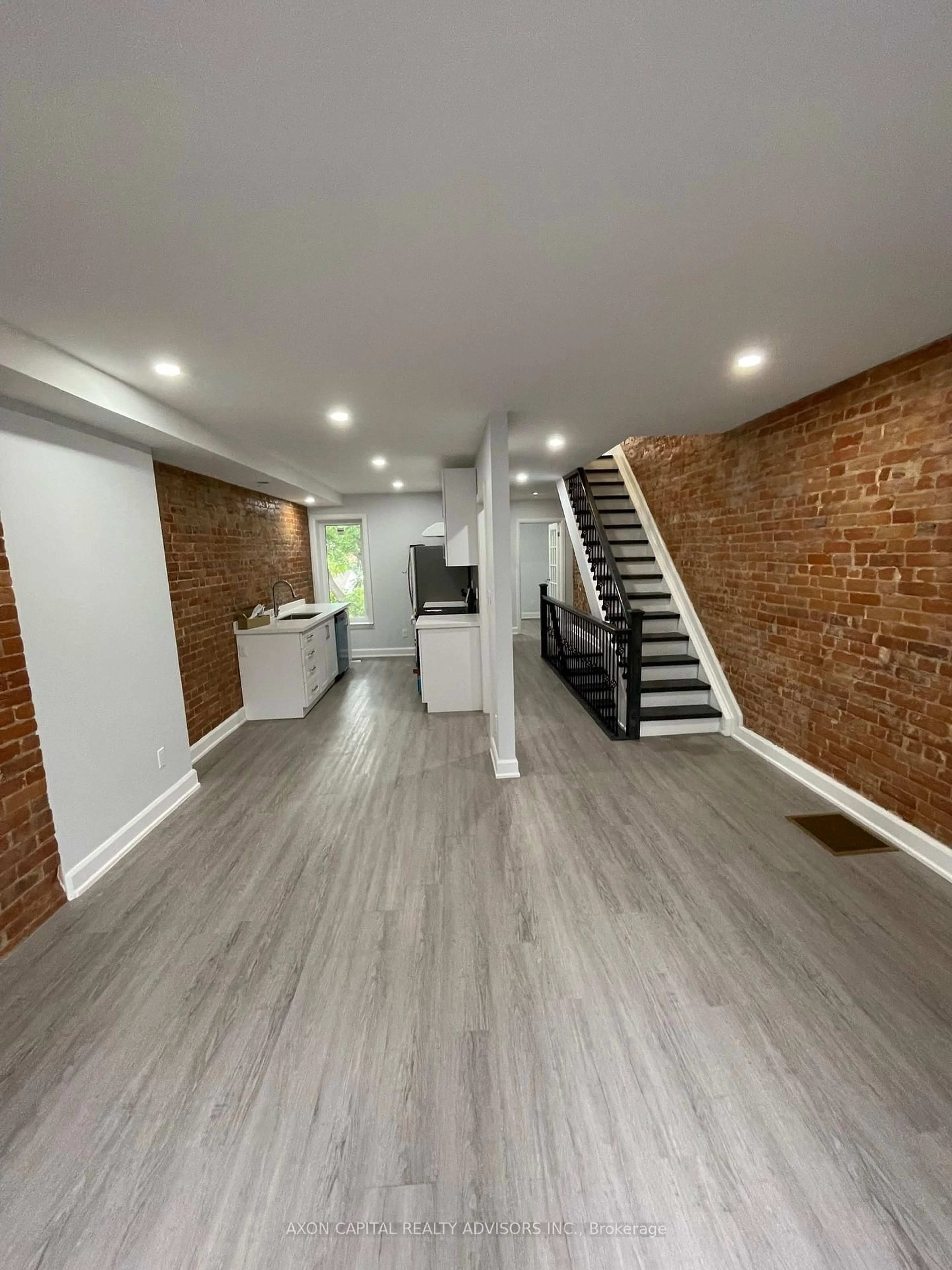 A pic of a room for 490 Gladstone Ave, Toronto Ontario M6H 3H9