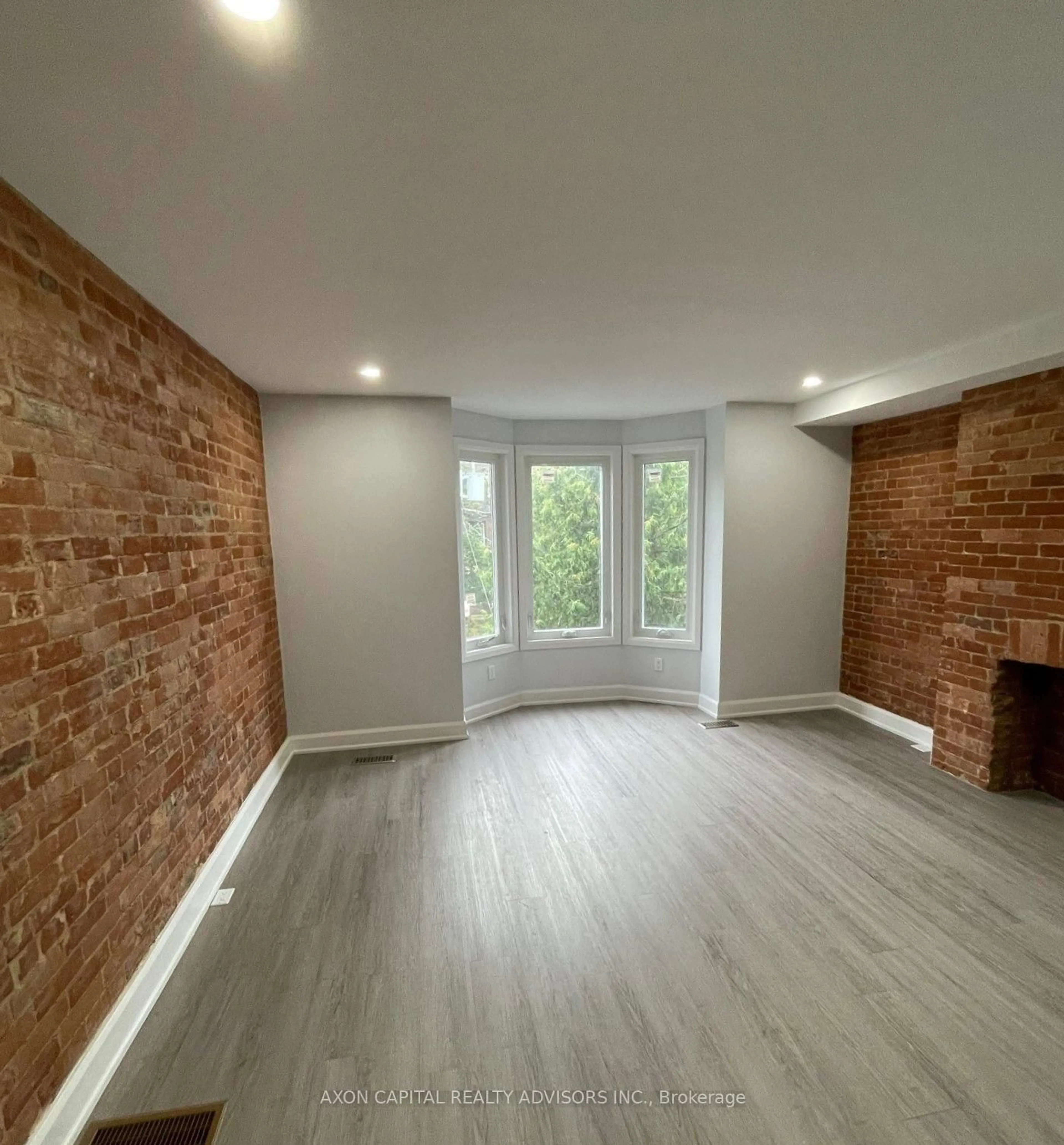 A pic of a room for 490 Gladstone Ave, Toronto Ontario M6H 3H9
