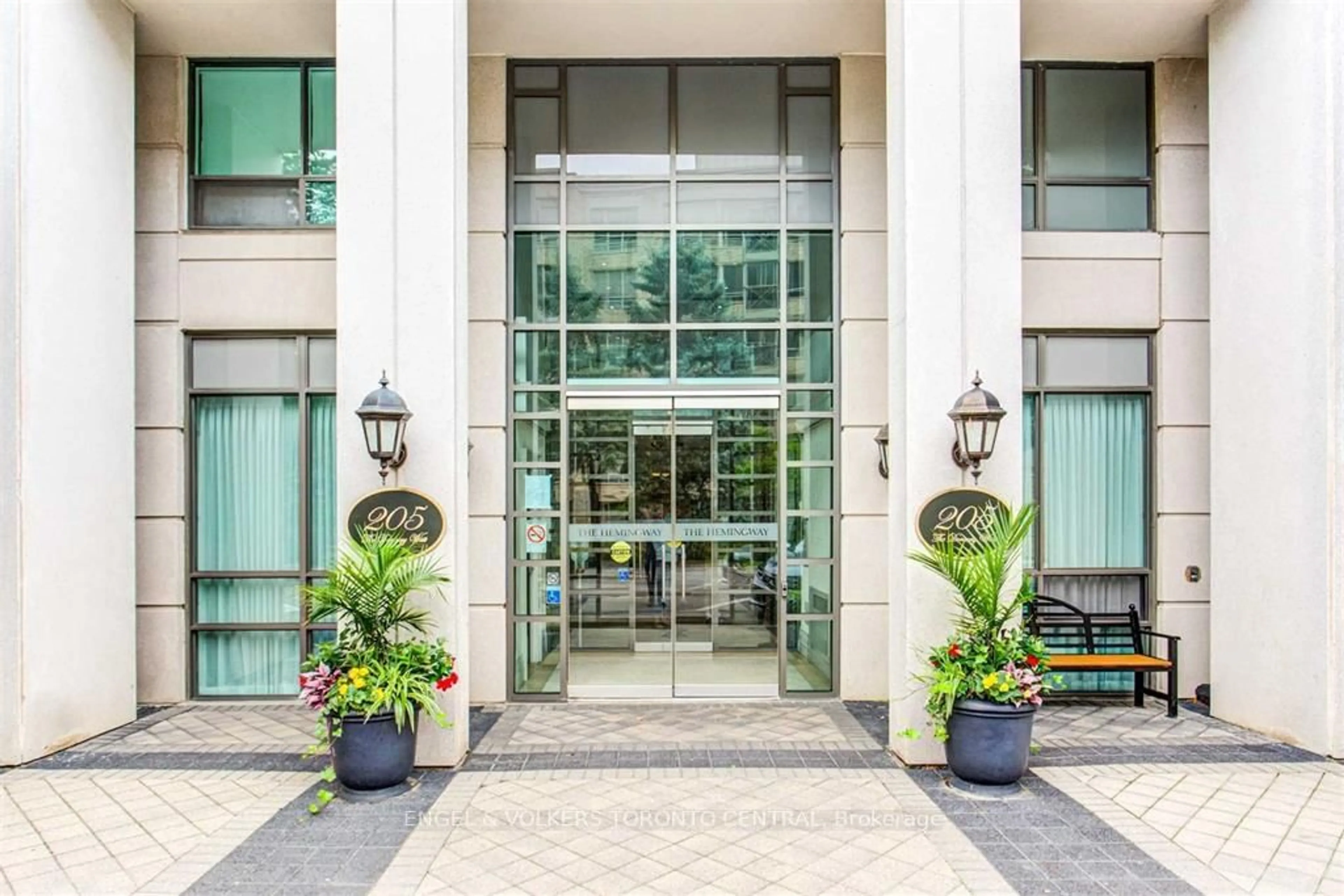 Indoor foyer for 205 The Donway Way #104, Toronto Ontario M3B 3S5