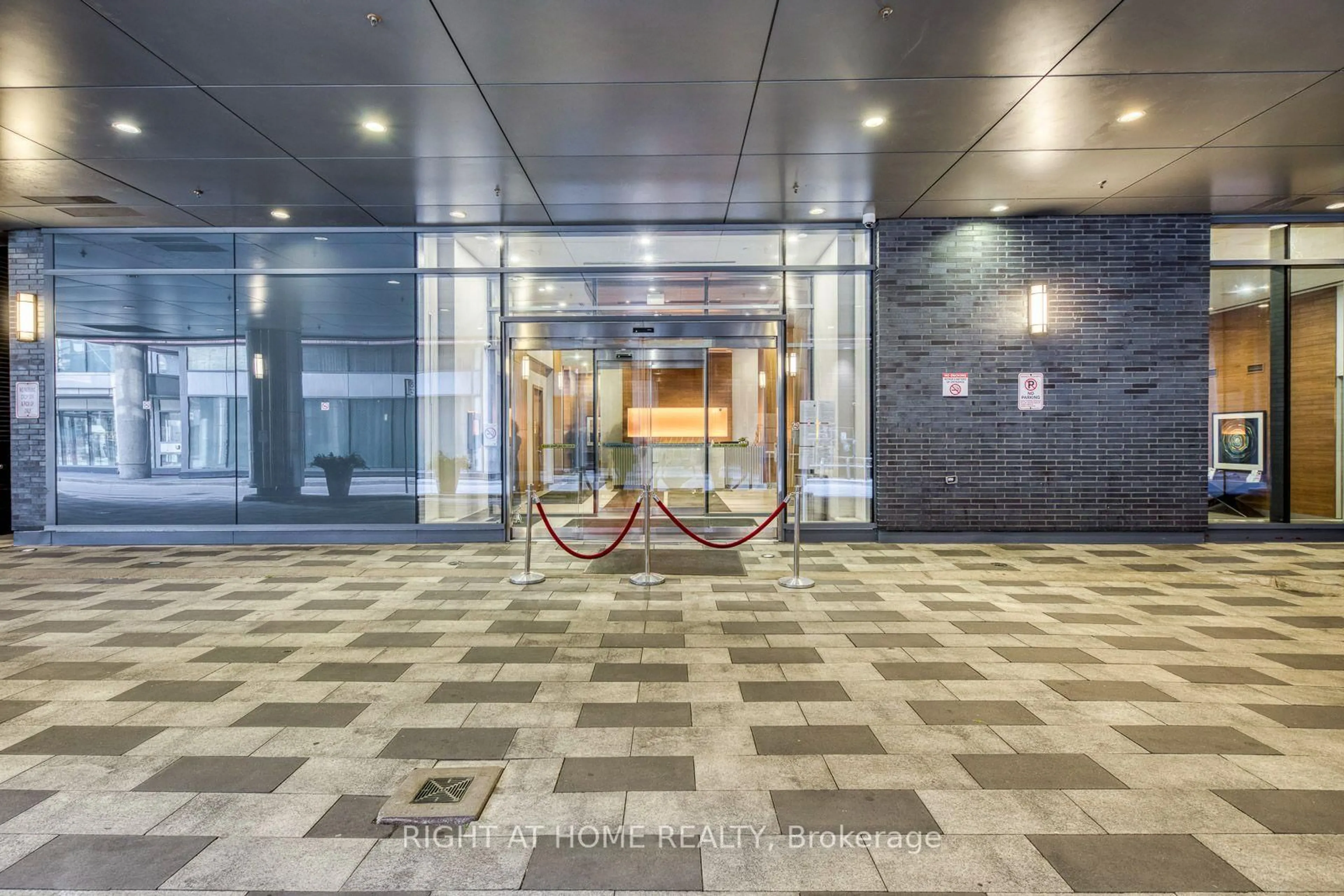 Indoor foyer for 295 Adelaide St #1306, Toronto Ontario M5V 0L4
