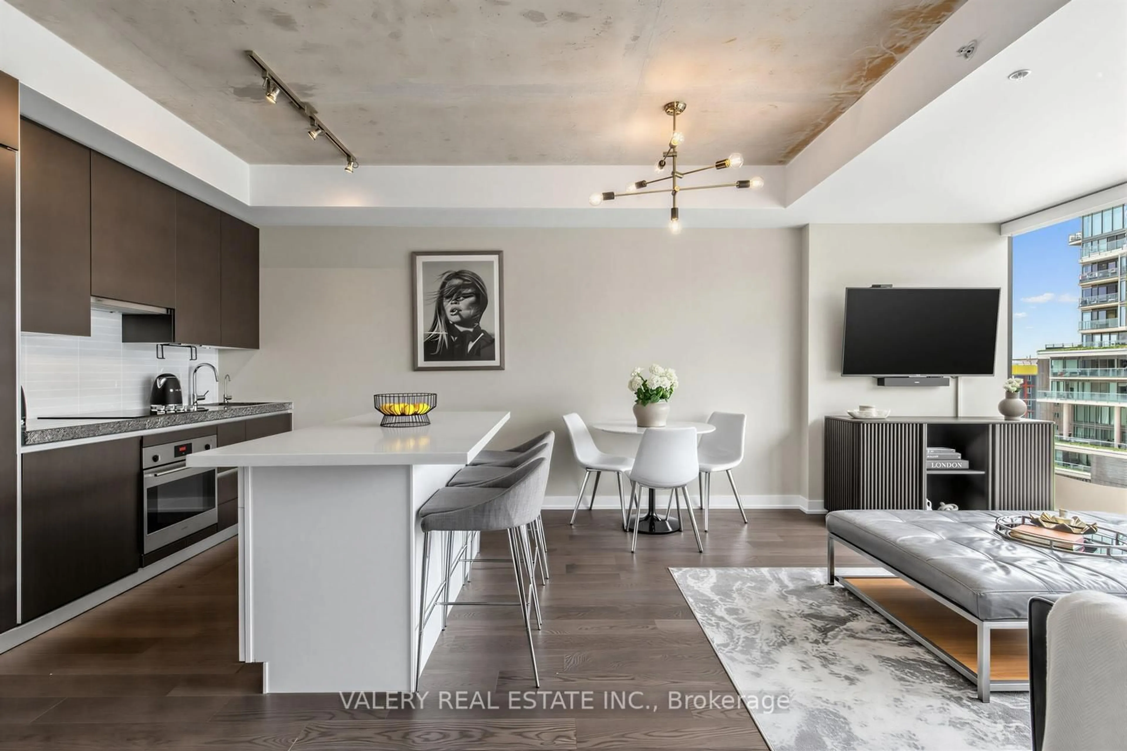 Open concept kitchen, unknown for 629 King St #1022, Toronto Ontario M5V 0G9