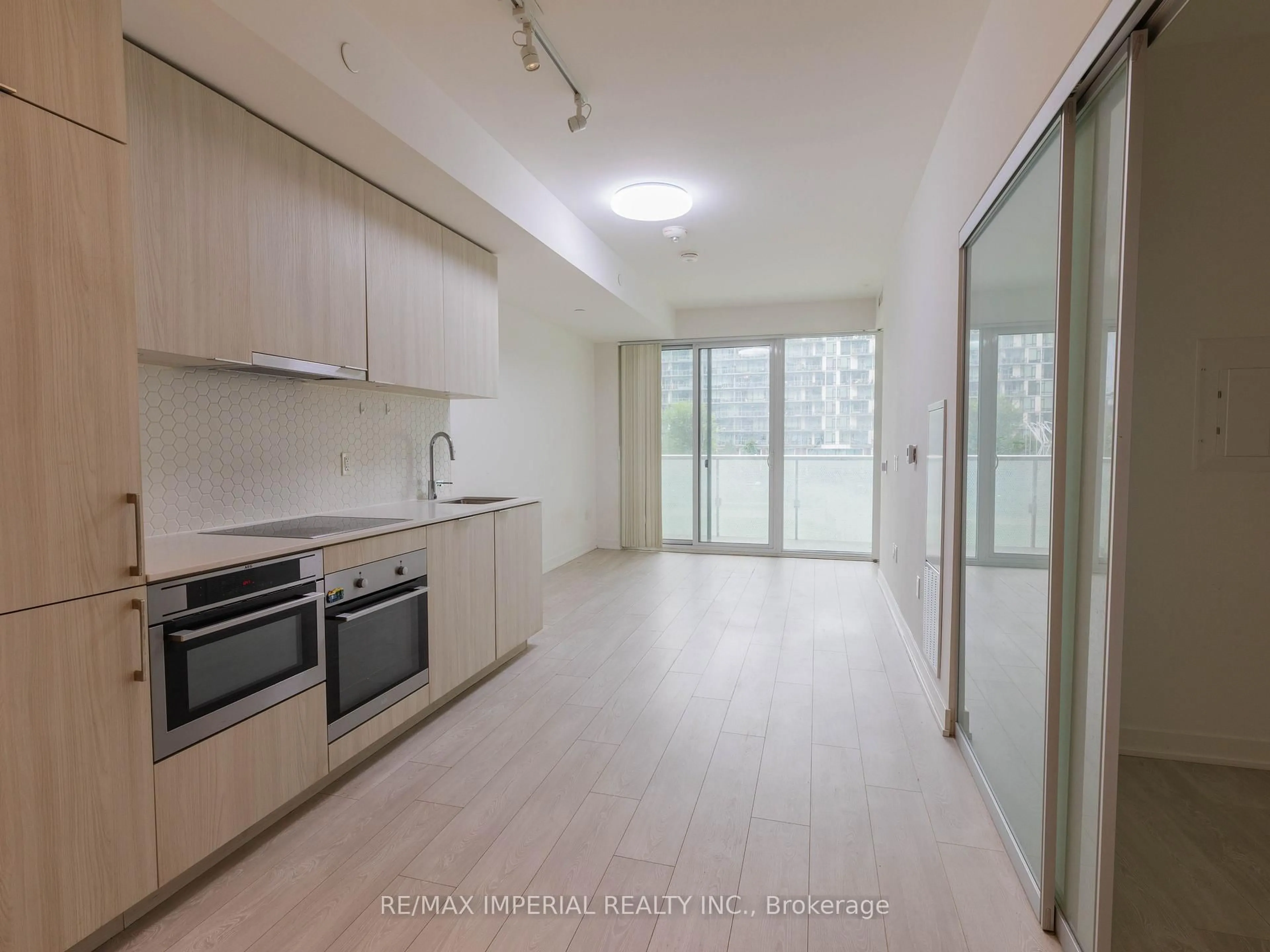 Standard kitchen, unknown for 15 Queens Quay #205, Toronto Ontario M5E 0A5