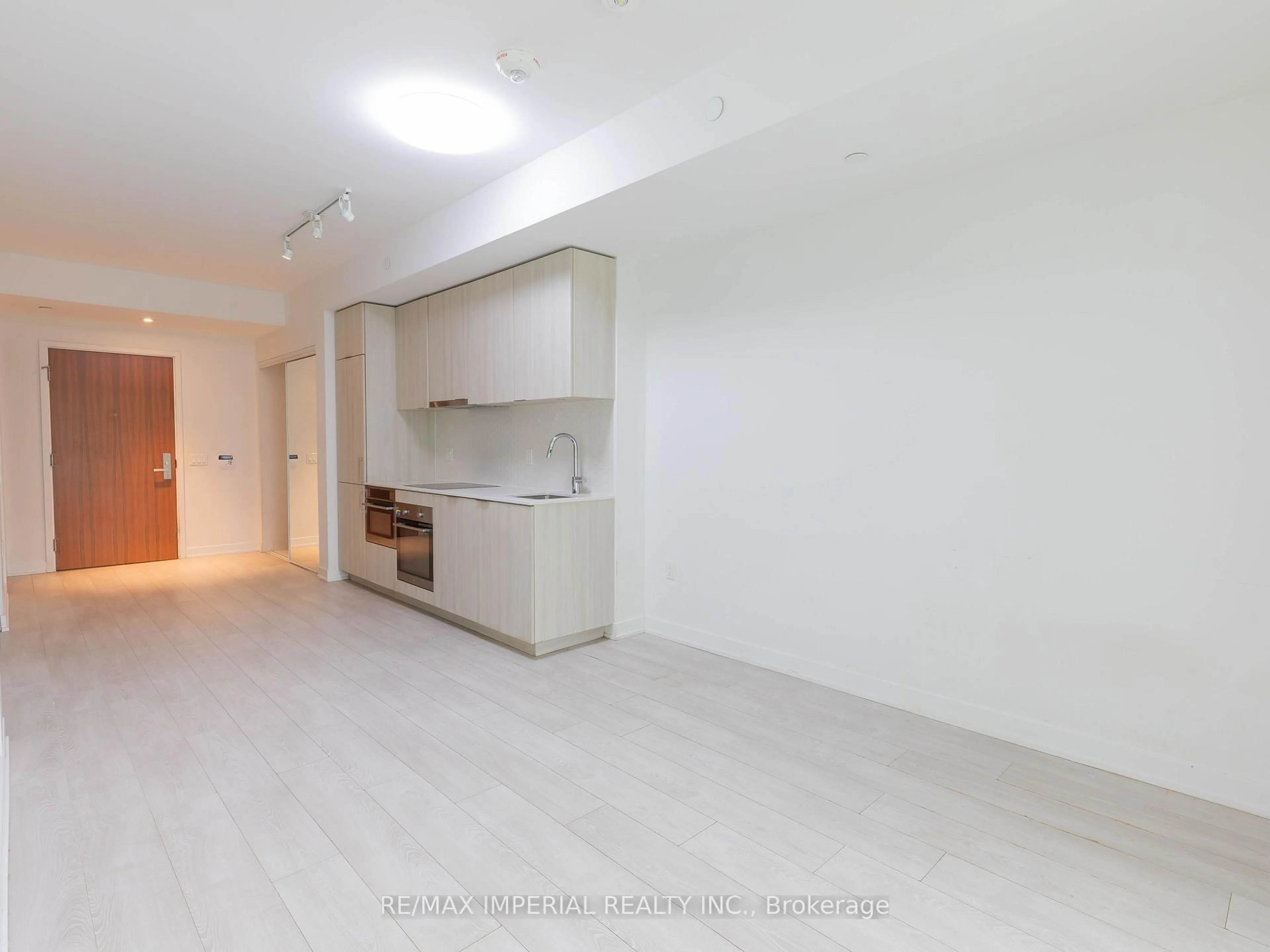 A pic of a room for 15 Queens Quay #205, Toronto Ontario M5E 0A5