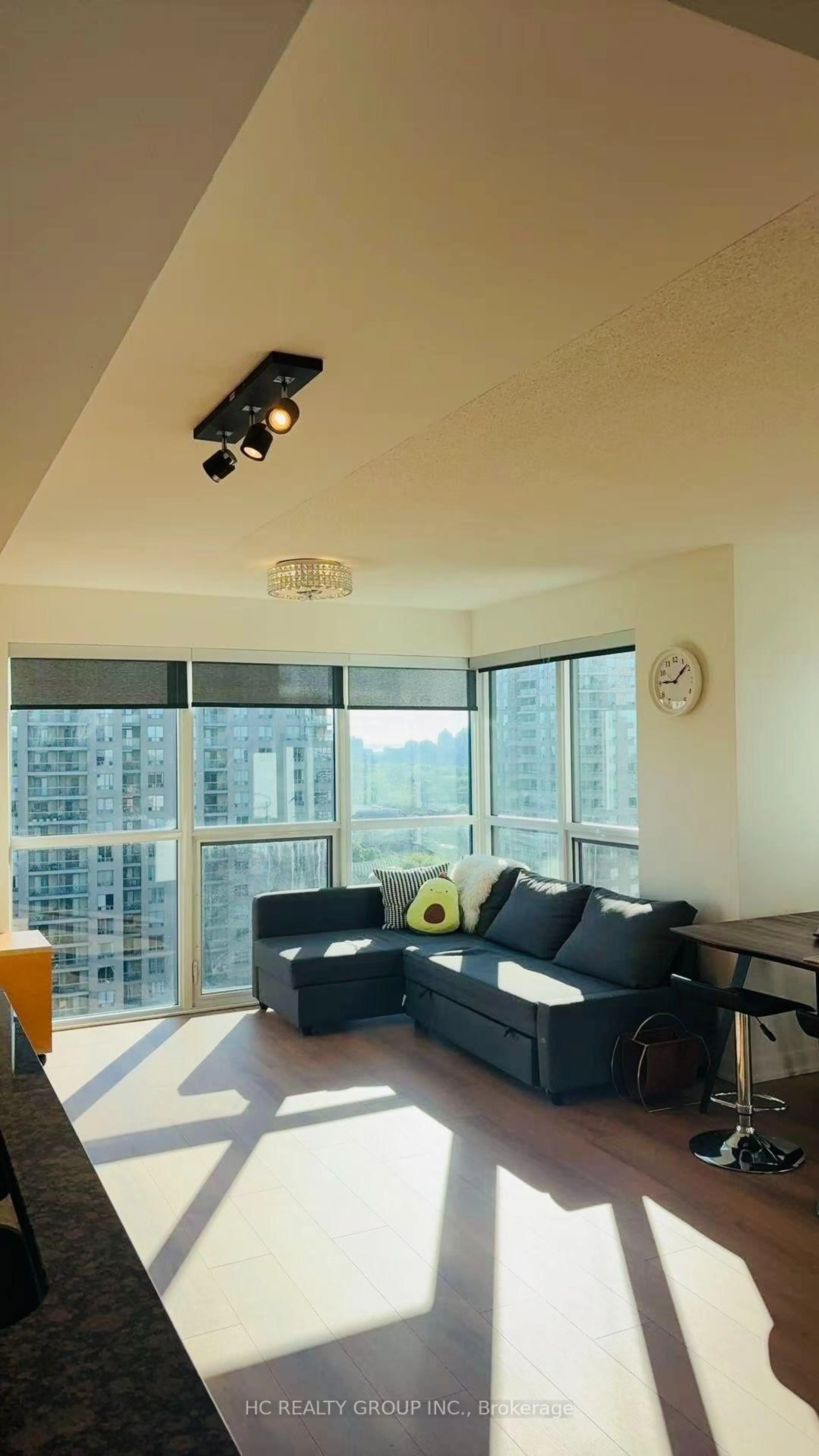Living room with furniture, unknown for 5168 Yonge St #1712, Toronto Ontario M2N 5P6