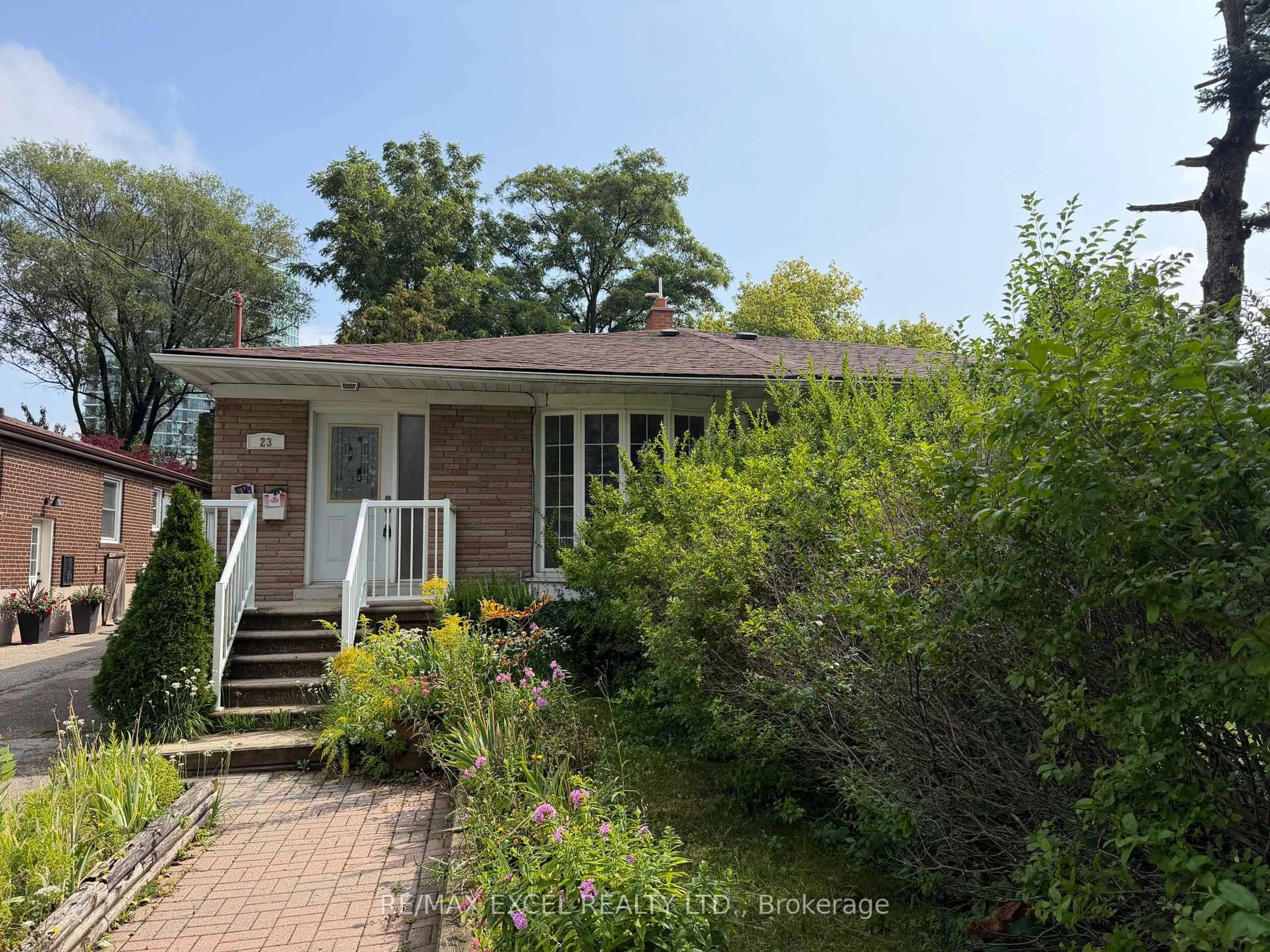 Unknown for 23 Linelle St, Toronto Ontario M2N 2J4