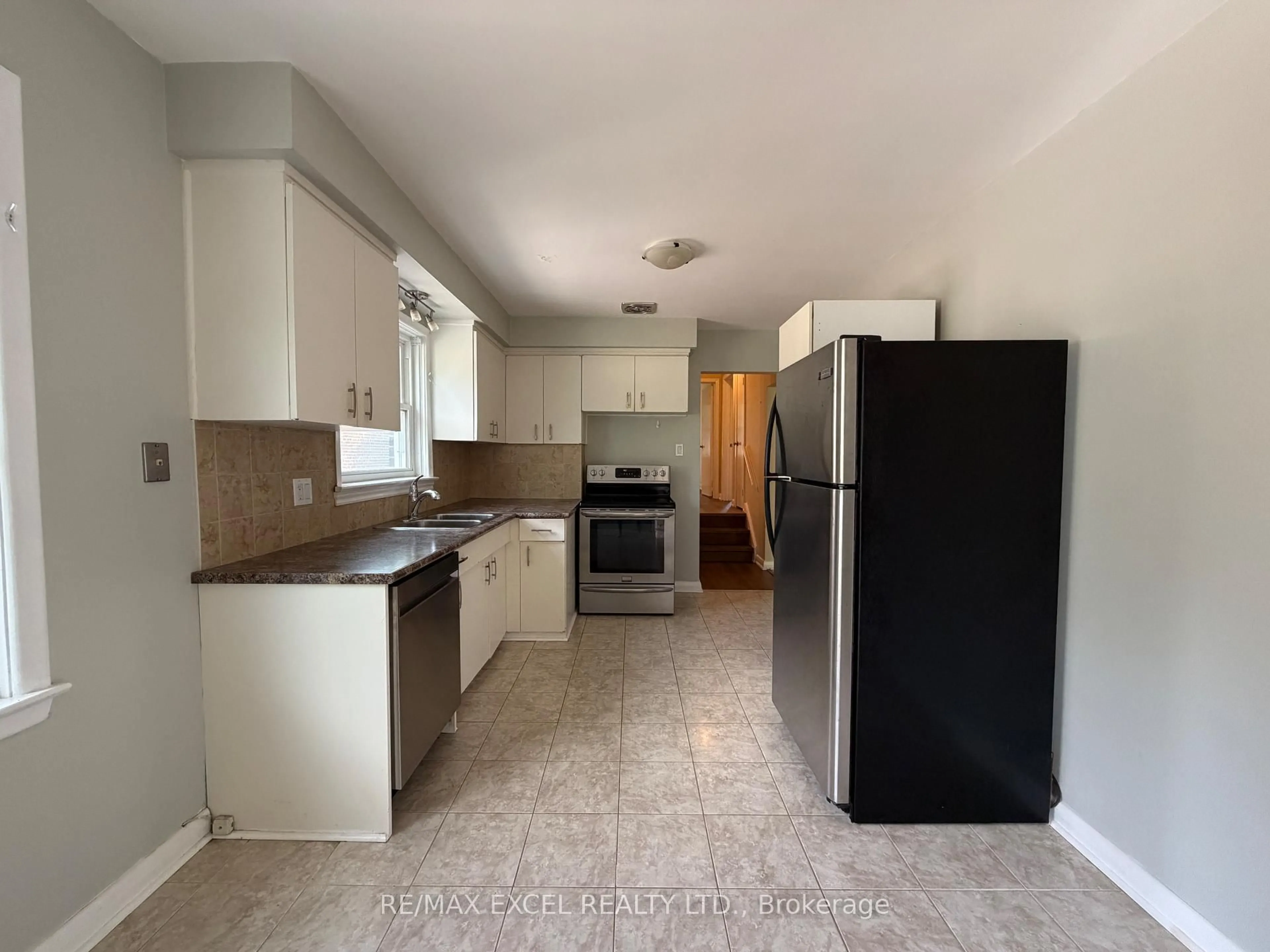 Unknown for 23 Linelle St, Toronto Ontario M2N 2J4
