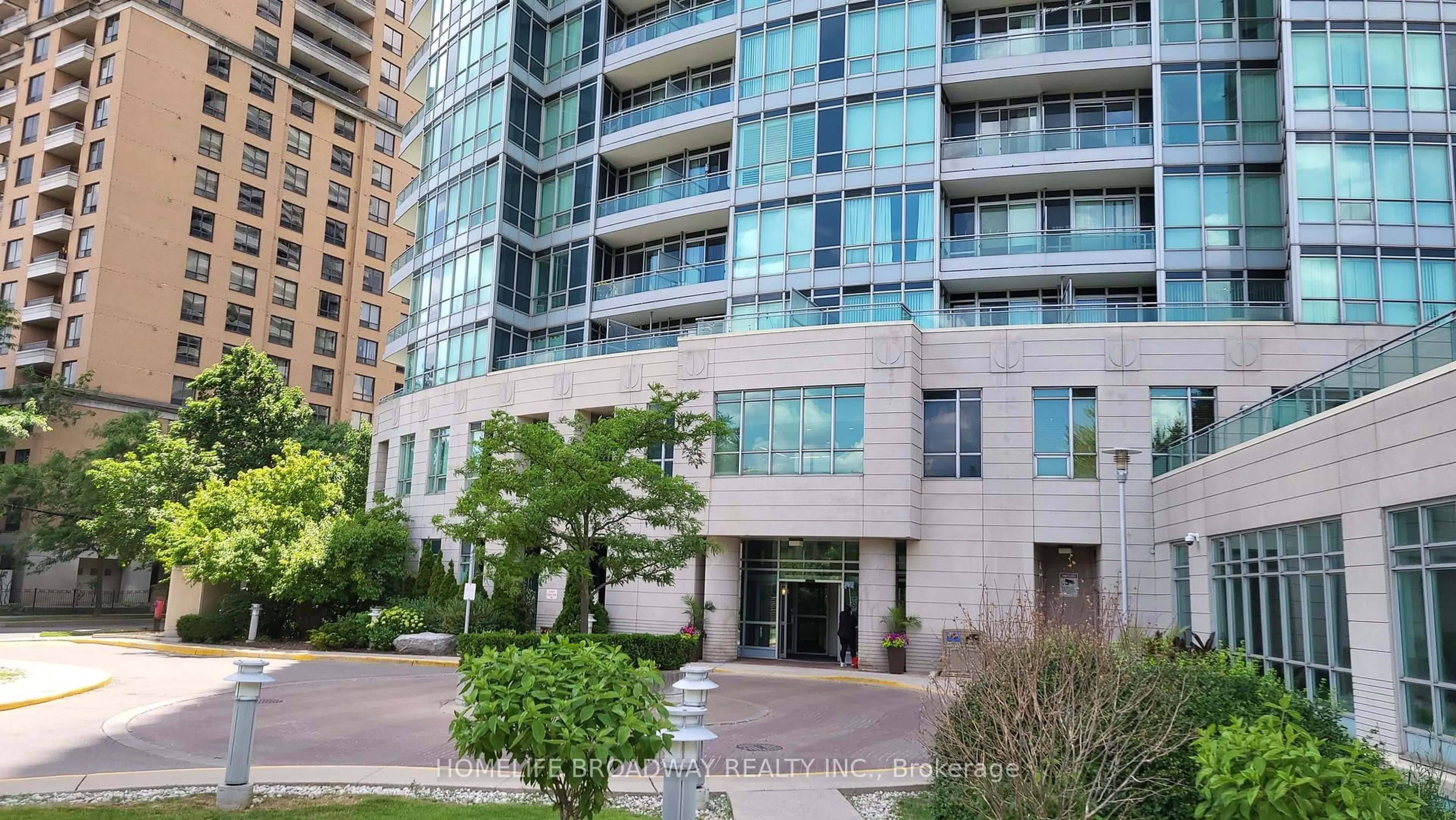 Indoor foyer for 60 Byng Ave #1412, Toronto Ontario M2N 7K3