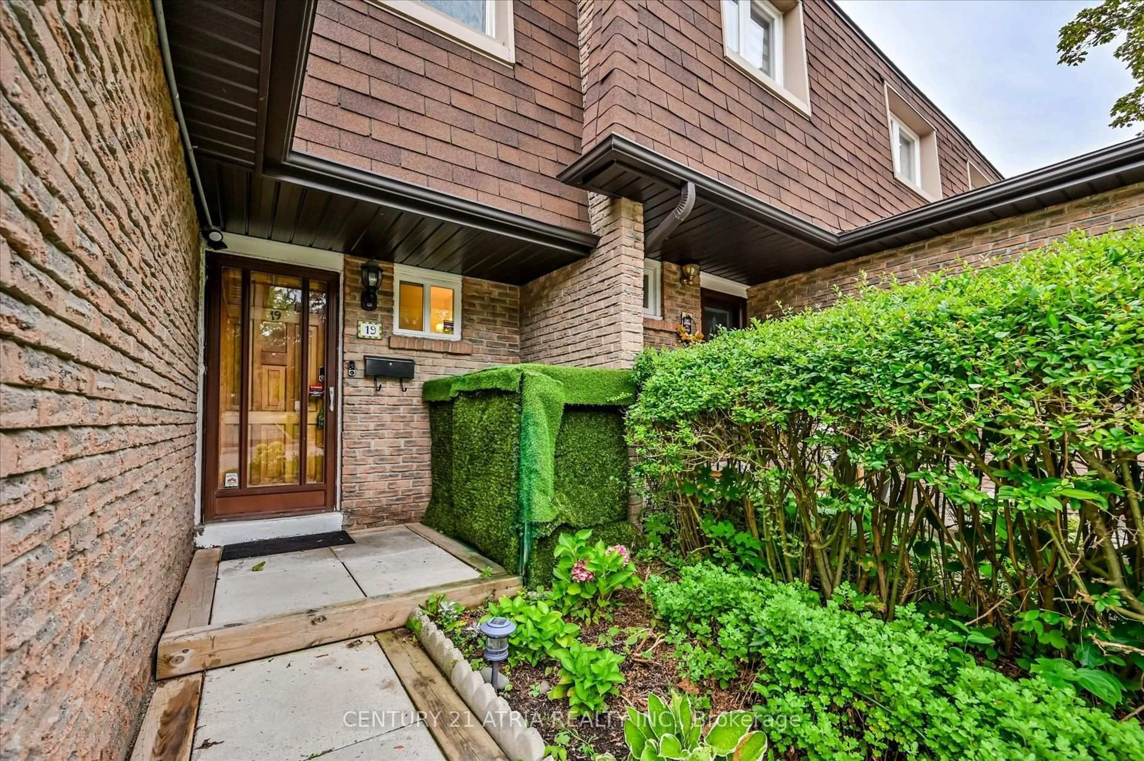 Unknown for 19 Aspenwood Dr, Toronto Ontario M2H 3E1
