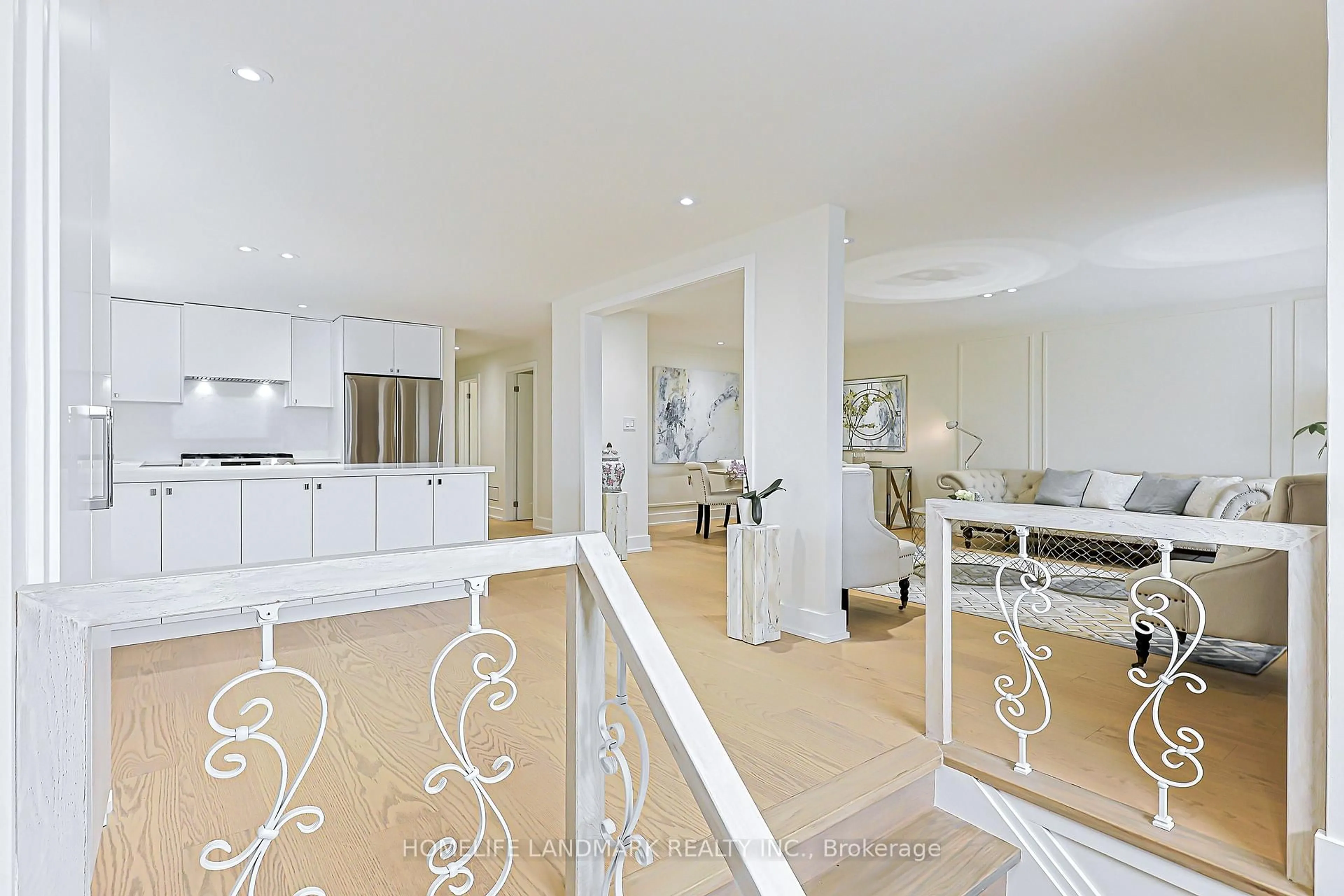 Unknown for 74 Navaho Dr, Toronto Ontario M2H 2X3