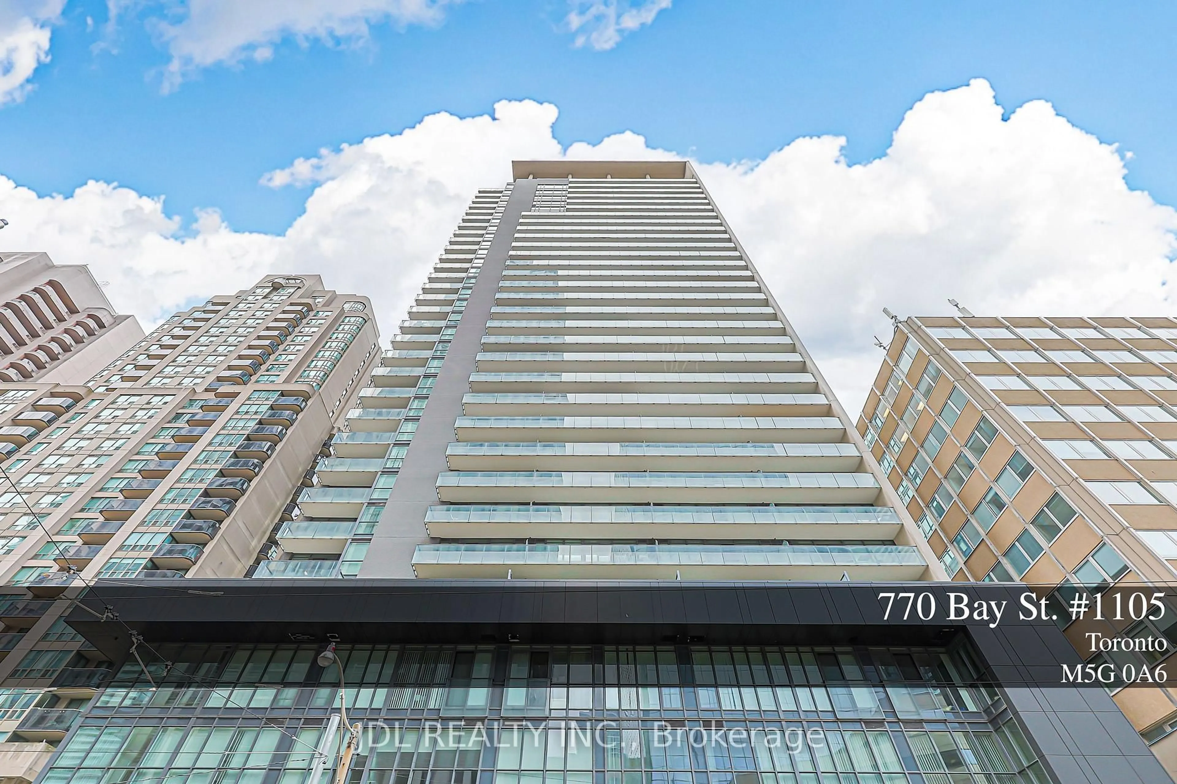 Indoor foyer for 770 Bay St #1105, Toronto Ontario M5G 0A6