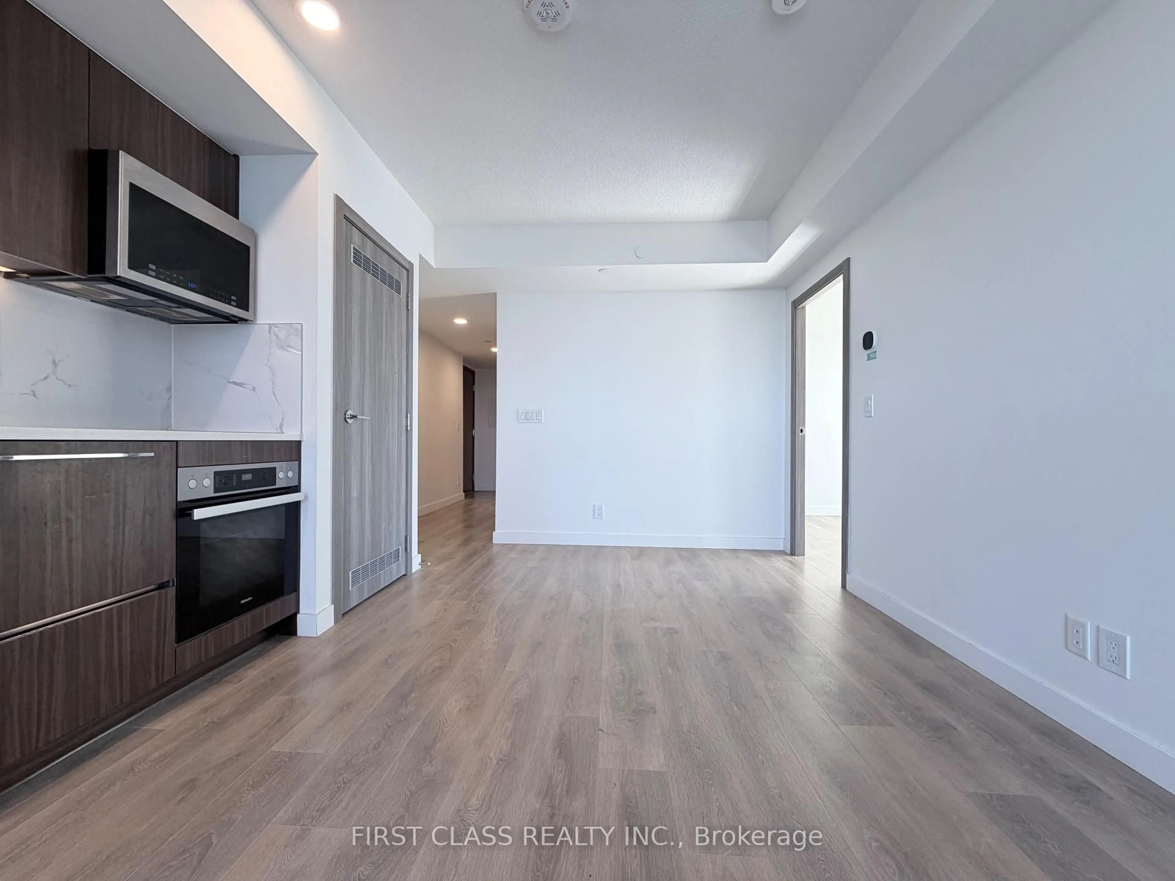 A pic of a room for 38 Widmer St #3907, Toronto Ontario M5V 0P7