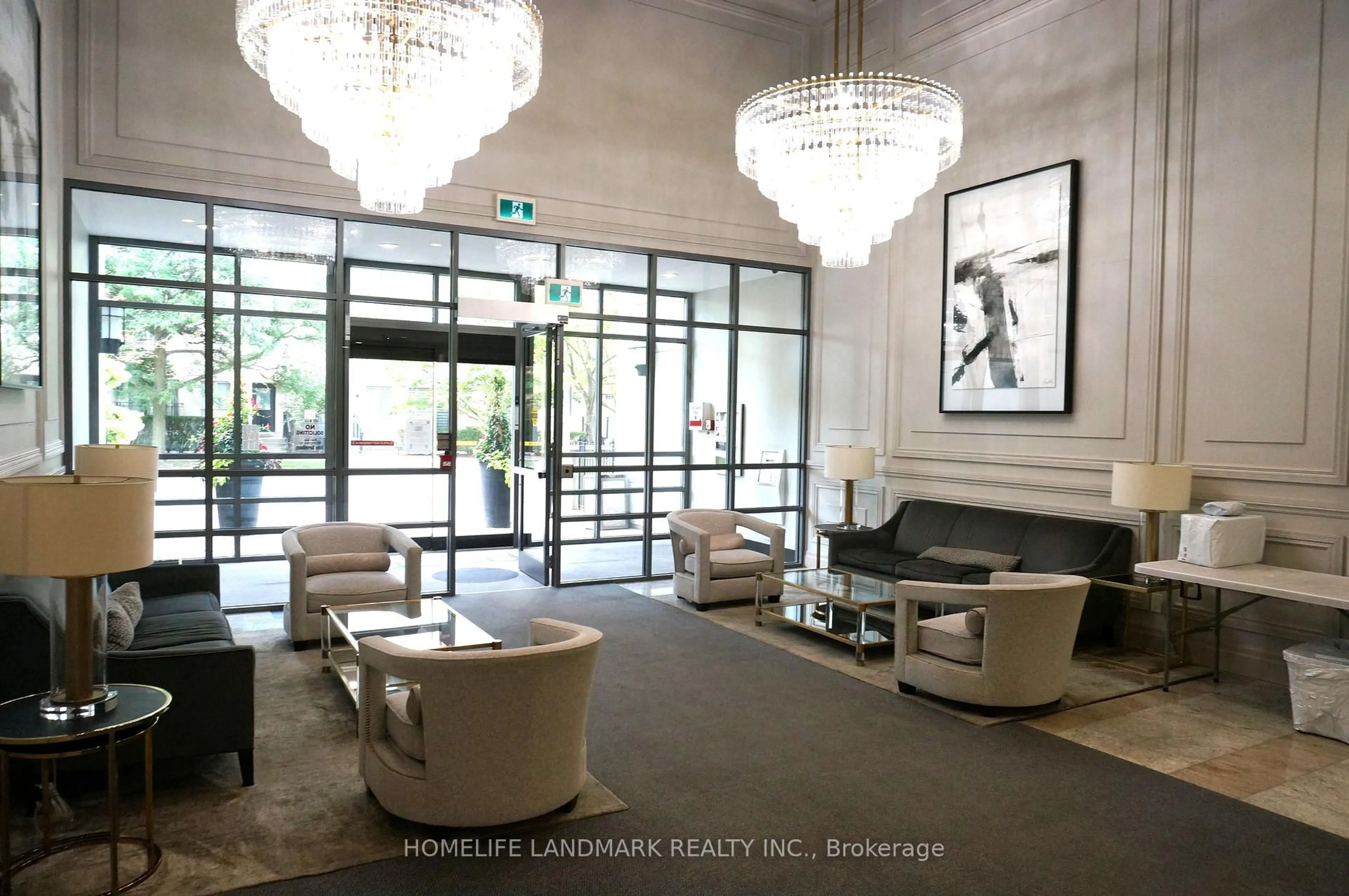 Lobby for 35 Hollywood Ave, Toronto Ontario M2N 0A9