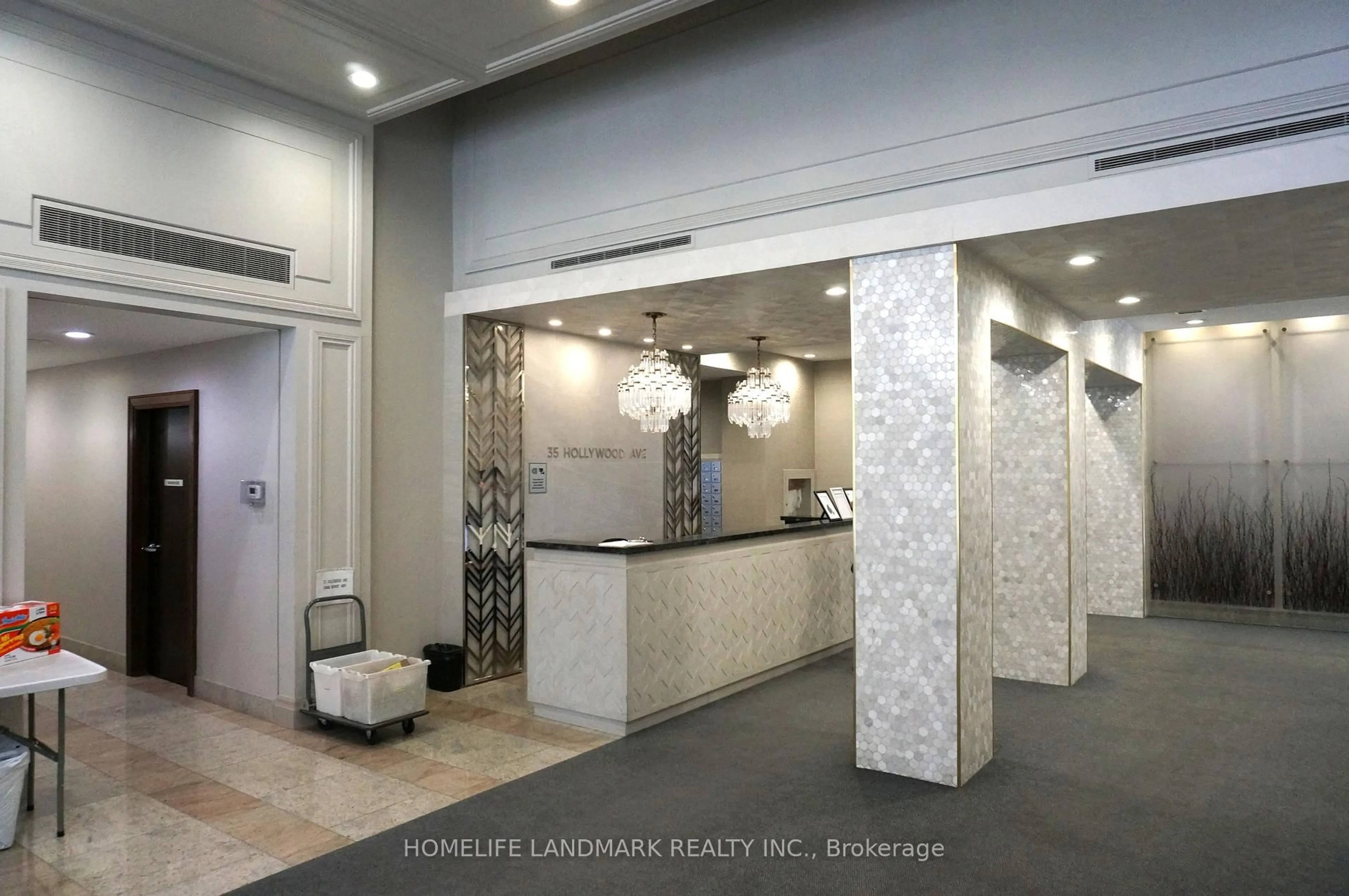 Lobby for 35 Hollywood Ave, Toronto Ontario M2N 0A9