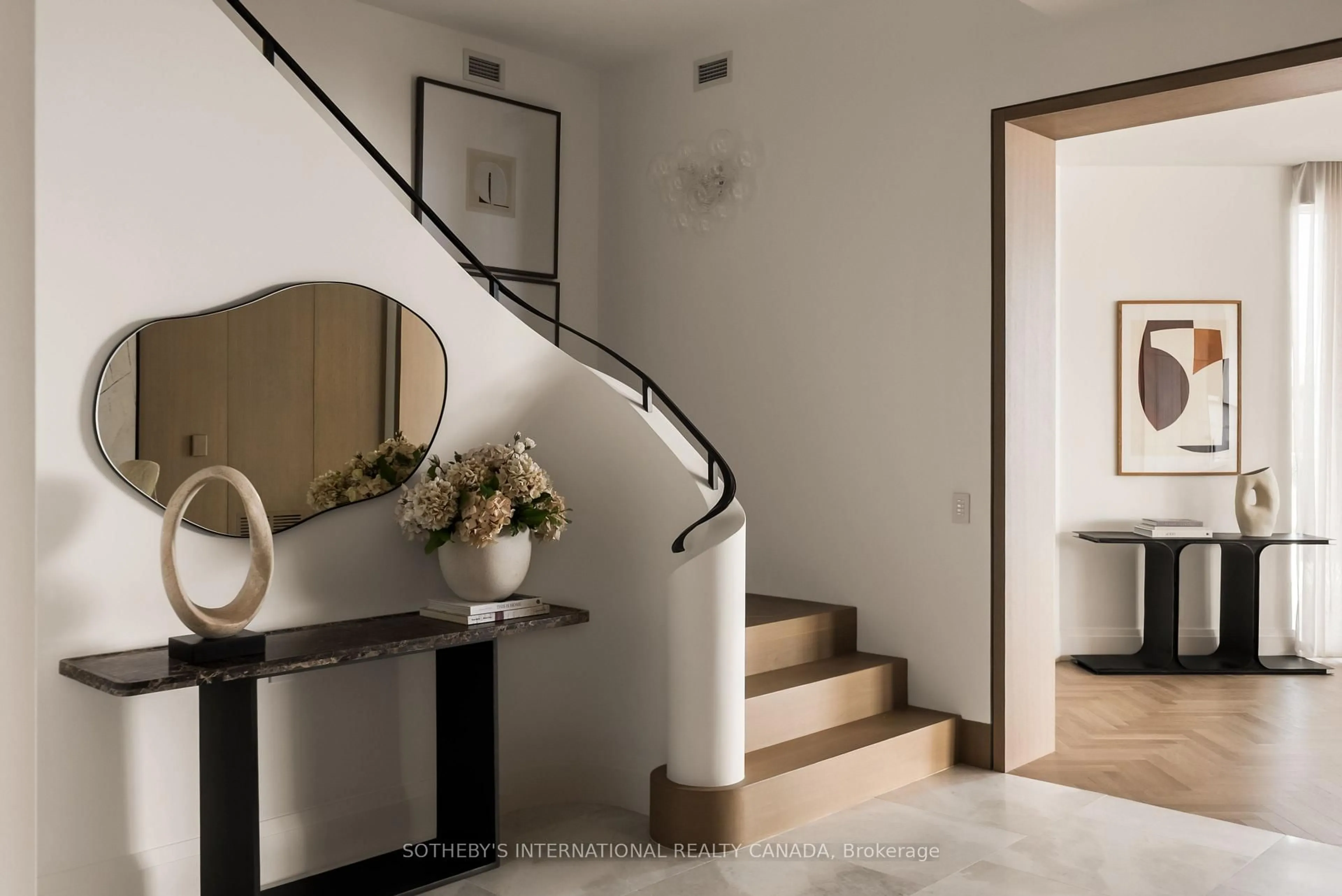 Indoor entryway for 155 Merchants' Wharf #SPH1, Toronto Ontario M5A 0Y4