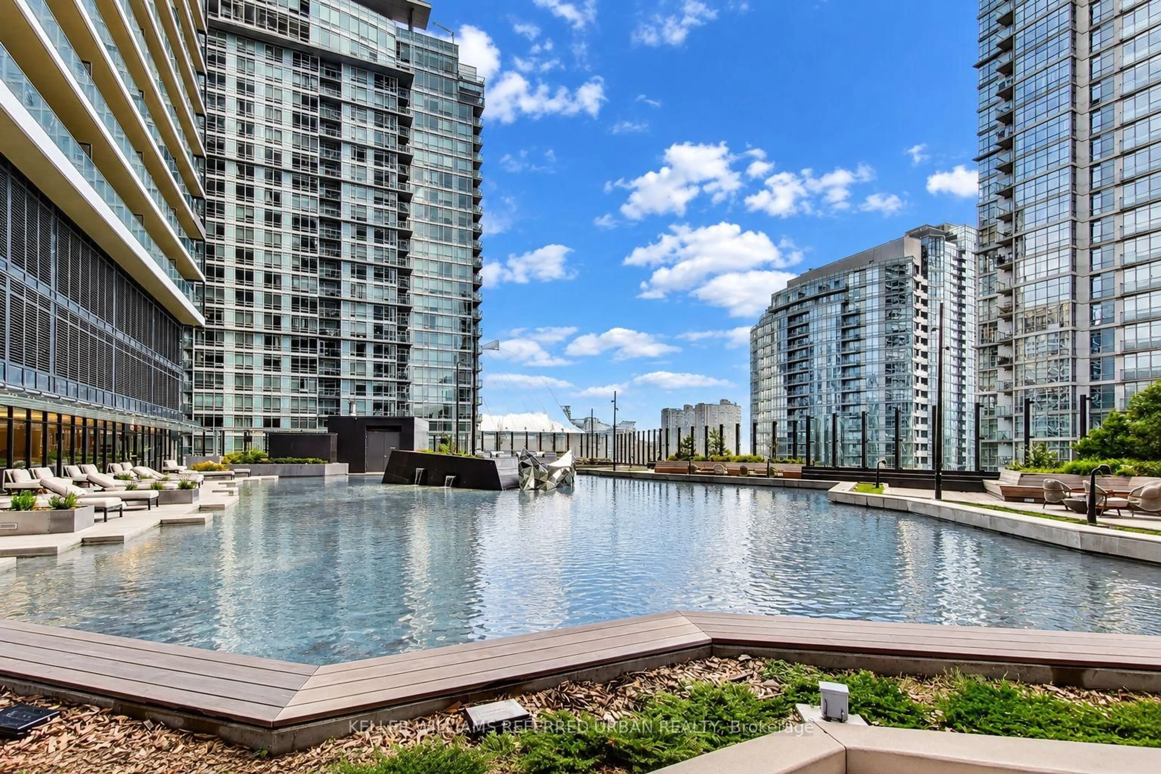 Pool for 3 Concord CityPlace Way #530, Toronto Ontario M5V 0X4